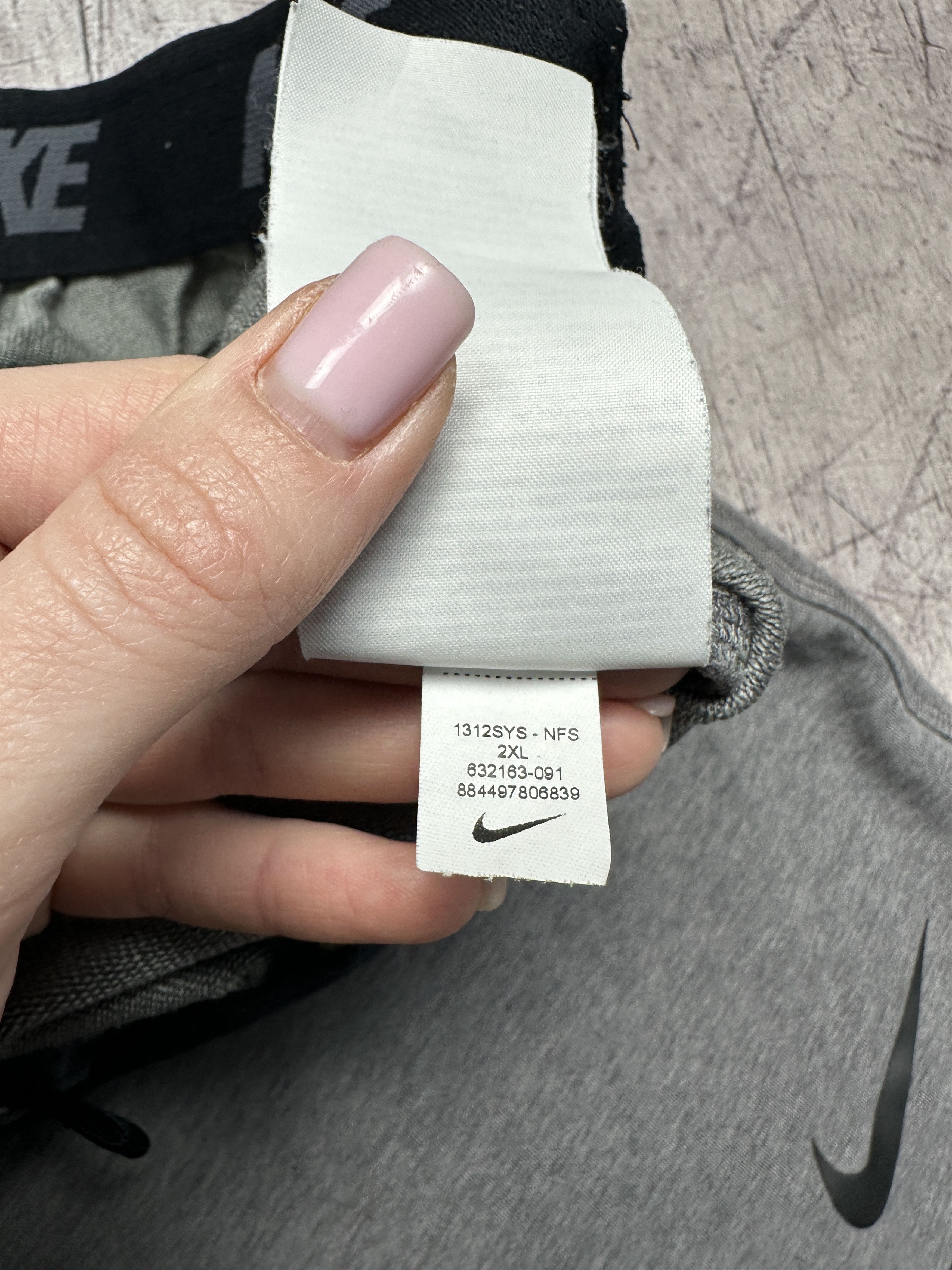Nike Nike Mens Sweatshorts Shorts Size US 38 / EU 54 - 7 Thumbnail