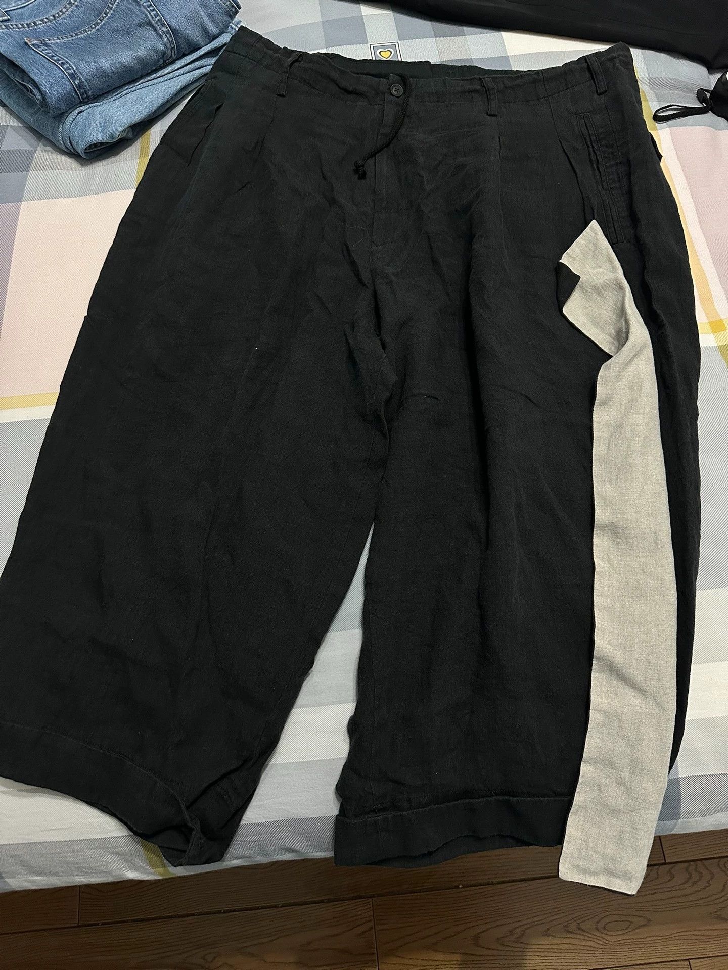 Yohji Yamamoto Yohji Yamamoto 22SS Men's 8L Black-White Paneled 9/10 Size US 32 / EU 48 - 1 Thumbnail