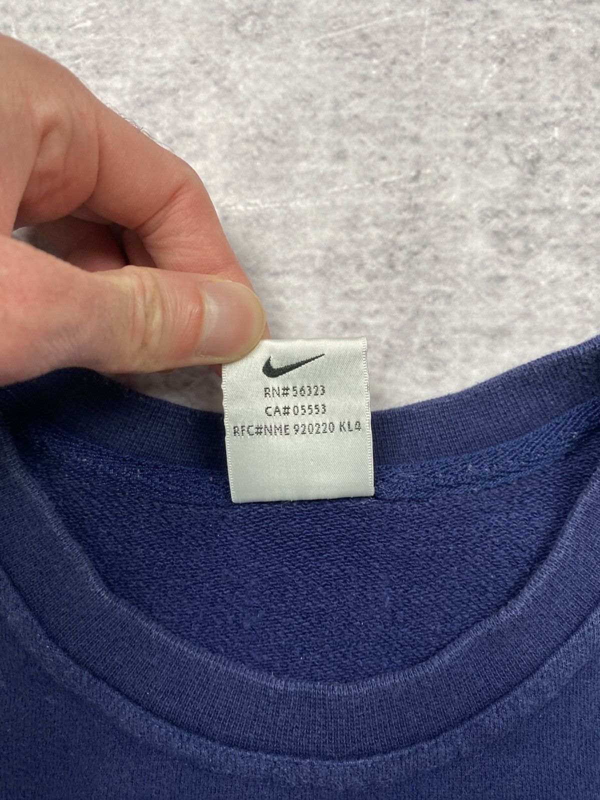 Nike Vintage baggy rare Nike center logo sweatshirt Size US XL / EU 56 / 4 - 7 Thumbnail