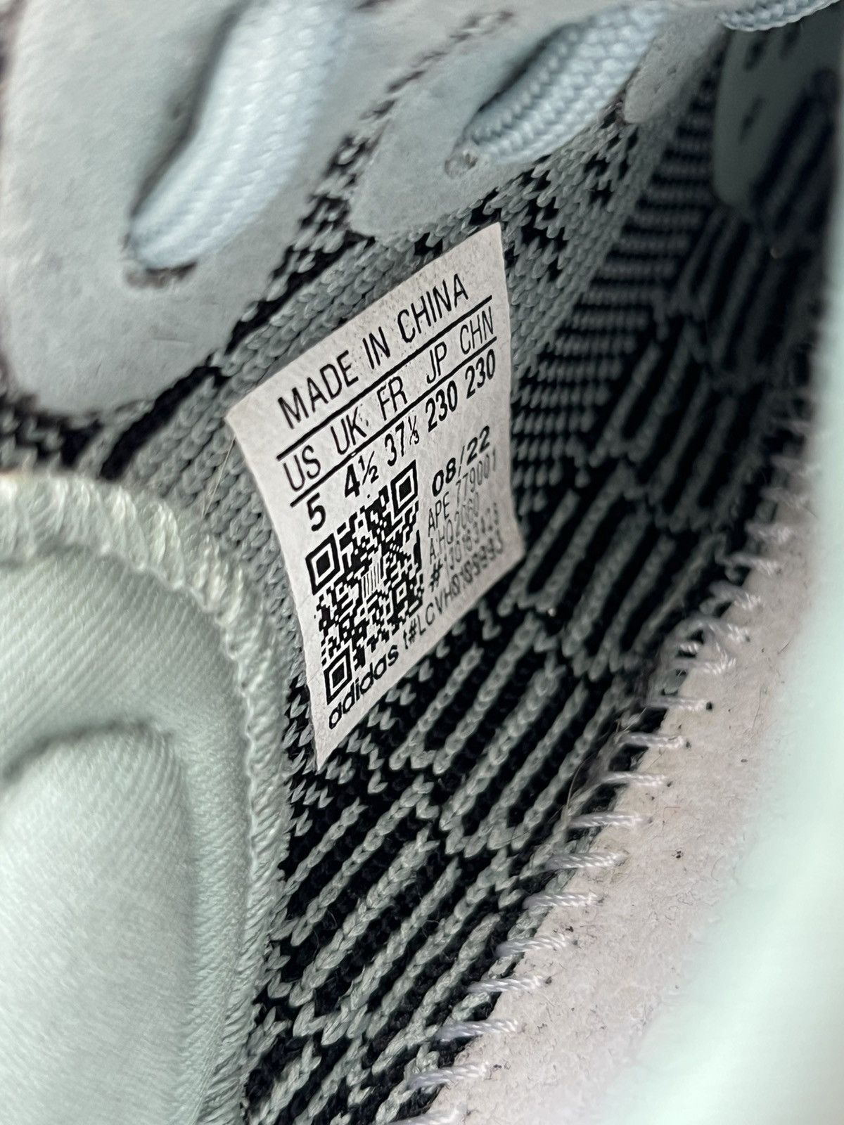 Yeezy Size 5 Men’s/ 6.5 Women’s- Yeezy Boost 350 V2 Salt Size US 6.5 / IT 36.5 - 7 Thumbnail