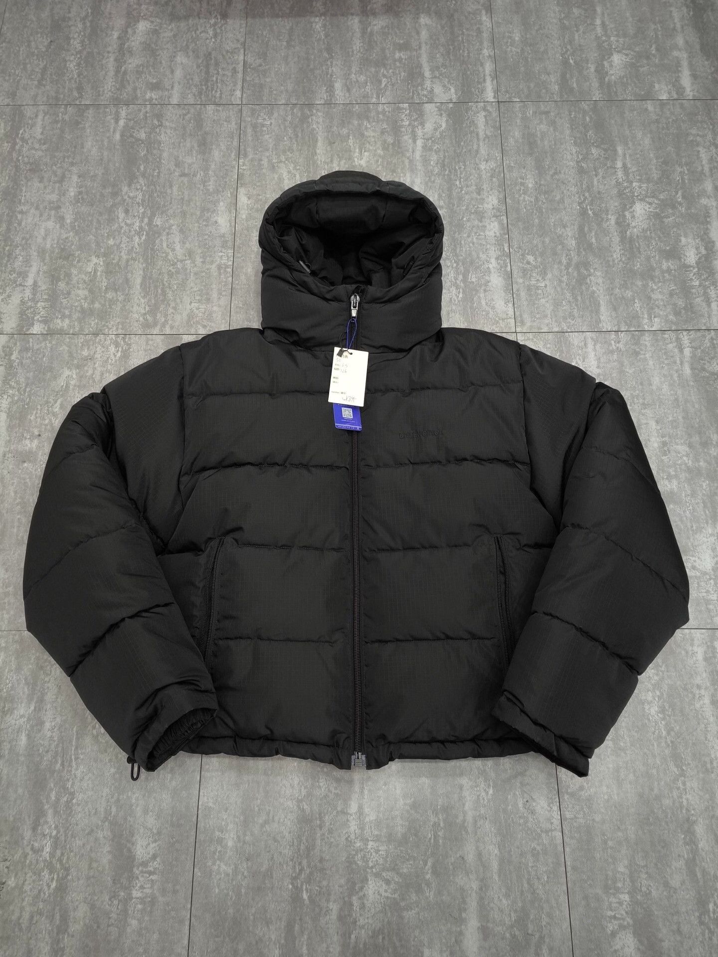 Balenciaga Balenciaga Down Cropped Black Heavy Coat xl Men Size US XL / EU 56 / 4 - 1 Thumbnail