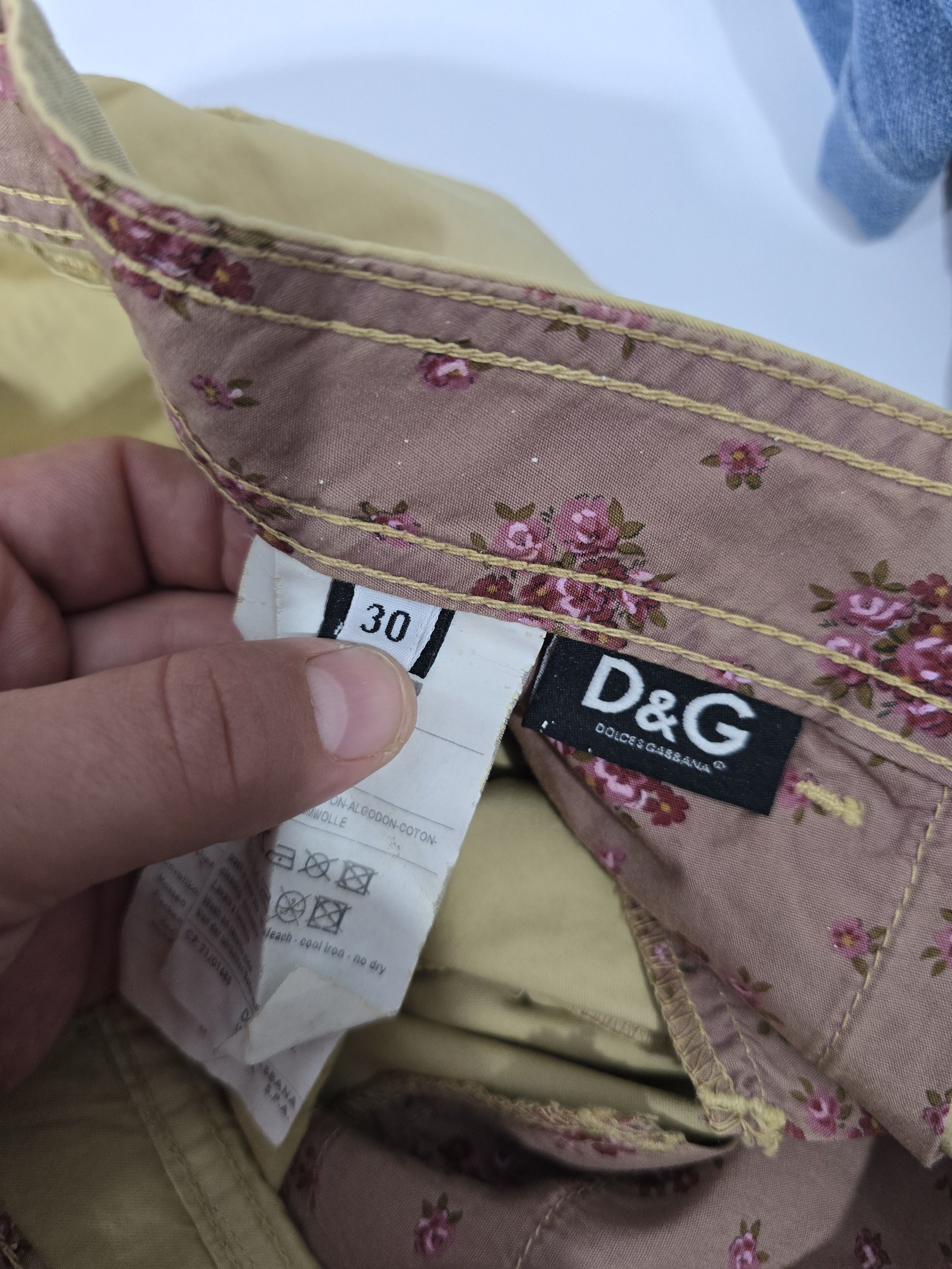 Dolce & Gabbana Vintage DOLCE & GABBANA Devotees Women’s W30 LIKE NEW Size 30" / US 8 / IT 44 - 10 Thumbnail