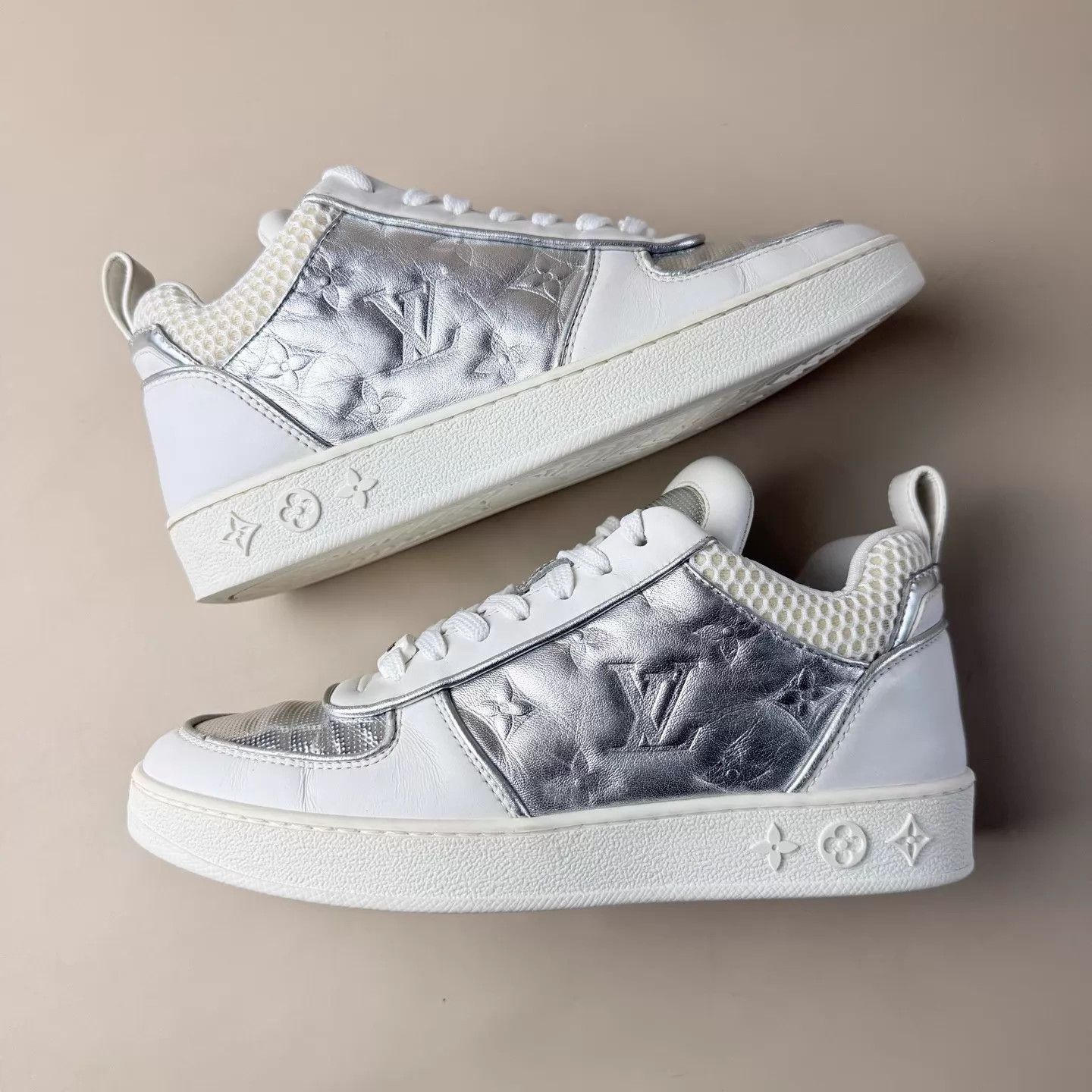 Louis Vuitton Louis Vuitton Silver Monogram Lace-up 35 95New YLP4893 Size US 4.5 / IT 34.5 - 5 Thumbnail