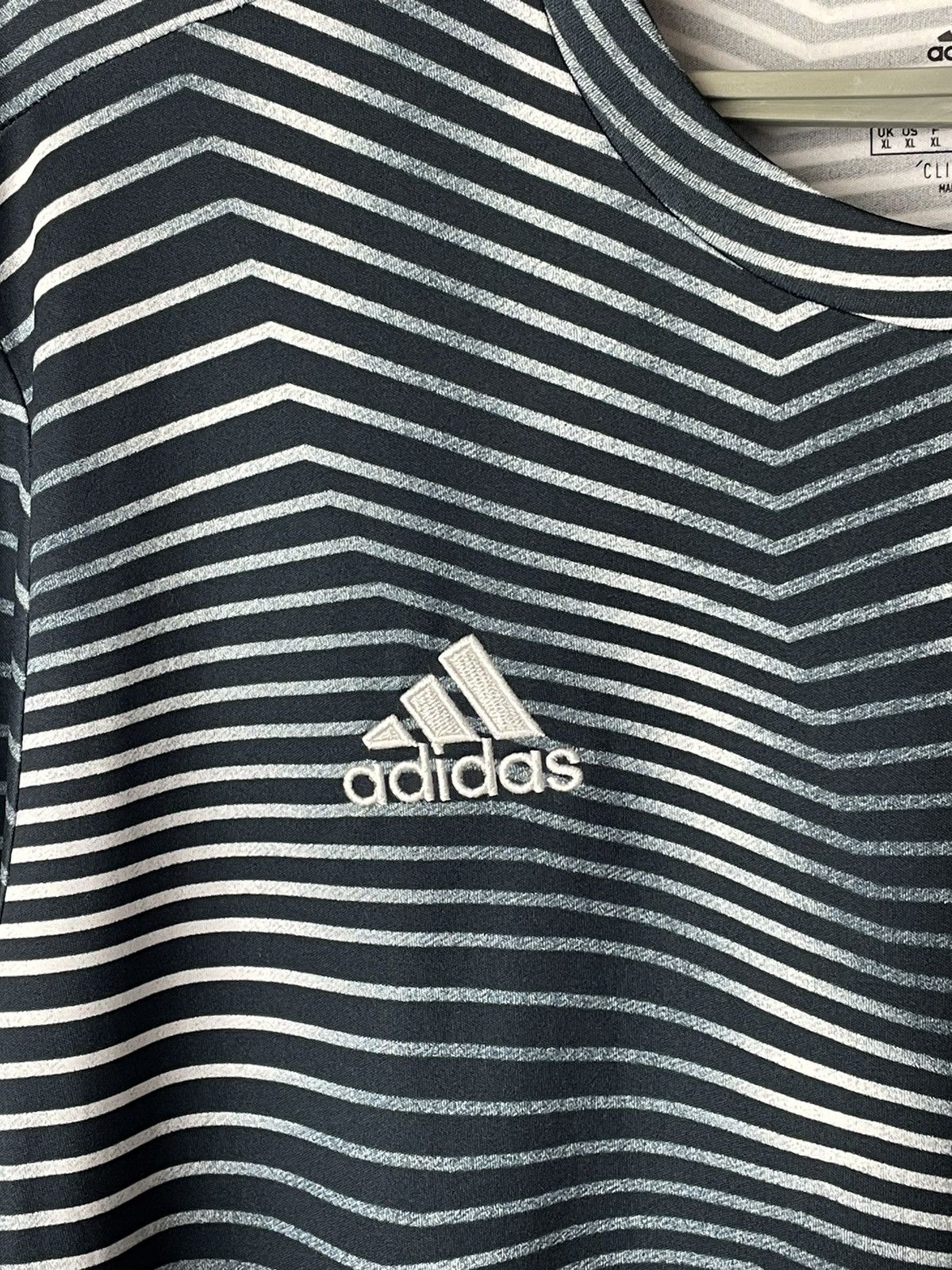 Adidas REAL MADRID 2018/2019 TRAINING SHIRT SOCCER JERSEY ADIDAS XL Size US XL / EU 56 / 4 - 3 Thumbnail