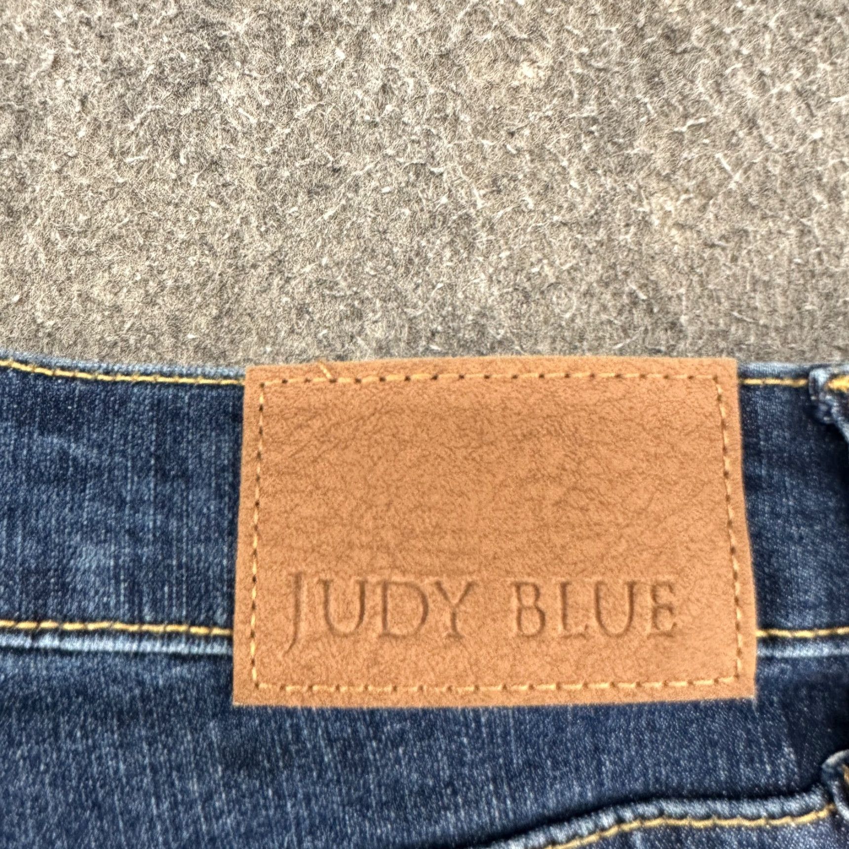 Denime Judy Blue Shorts Womens XL Denim Cotton Spandex Dark Wash 5-Pocket Flat Front Zip Inseam 6 in Casual Summer Stretch Size 40" / US 18 - 6 Thumbnail