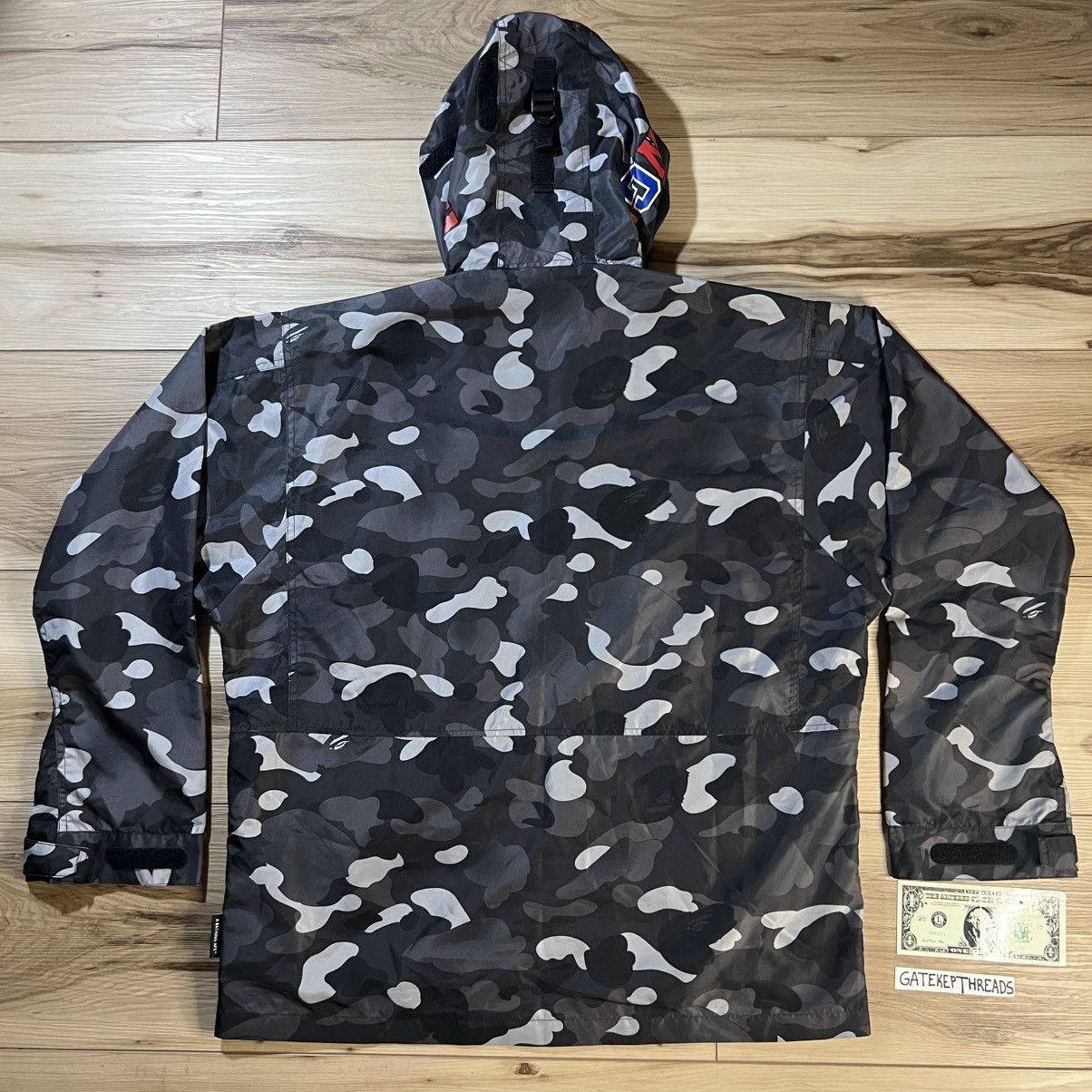 Bape BAPE FW19 Black Gradation Camo Shark Mask Windbreaker Jacket Size US L / EU 52-54 / 3 - 21 Thumbnail