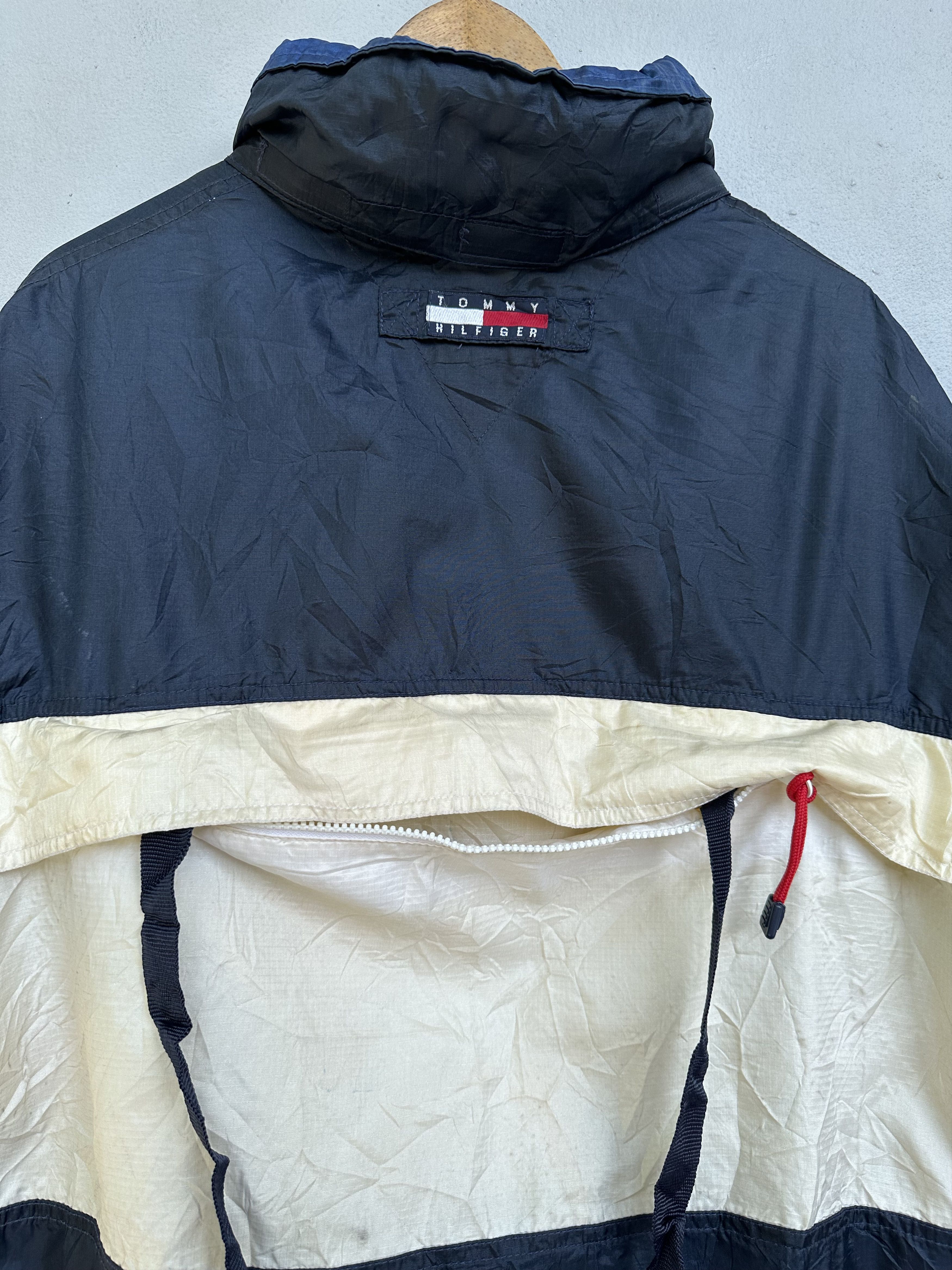 Tommy Hilfiger Vintage 90s Tommy Hilfiger Windbreaker Jacket Size US L / EU 52-54 / 3 - 8 Thumbnail