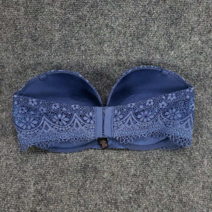 Victoria's Secret: Women's padded Bra. Size 34 DD.