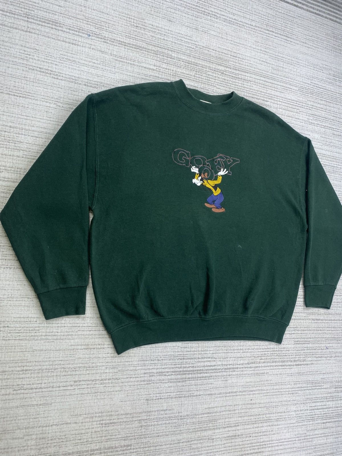 Disney × Japanese Brand × Vintage Vintage 90s Disney Mickey & Co GOFFY Embroidery Sweatshirt Size US L / EU 52-54 / 3 - 3 Thumbnail