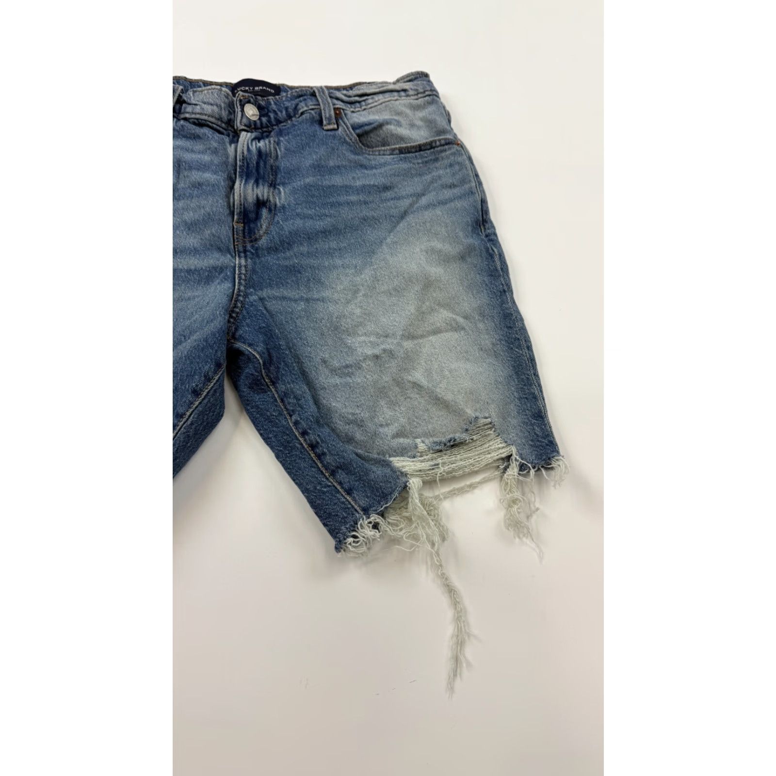 Lucky Brand VINTAGE Lucky Brand Bermuda Shorts Mens 31 Blue Denim Distressed Flat Front 5-Pocket Casual Outdoor Size US 31 - 3 Thumbnail