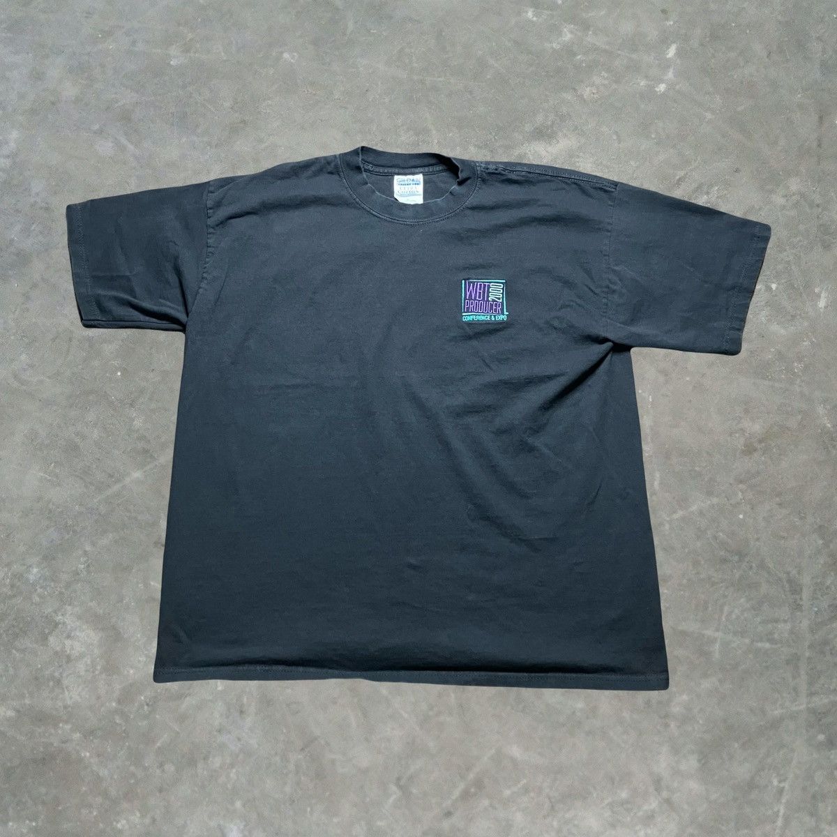 Gildan × Vintage Vintage WBT Producer Conference and Expo 2000 Tee Size US XL / EU 56 / 4 - 2 Thumbnail