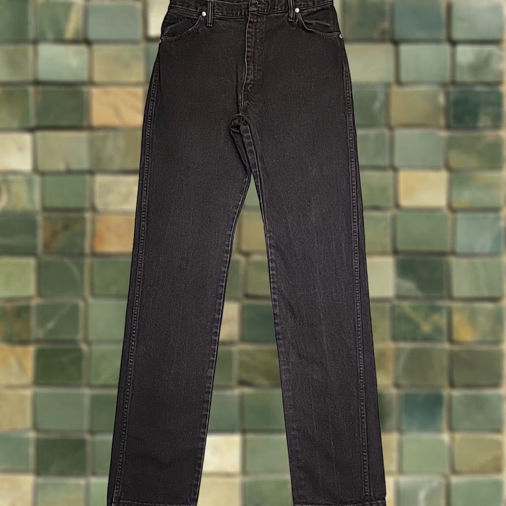 Wrangler VINTAGE Wrangler Jeans Women 15 Tall 32x36 Black High Rise USA 90s Made in USA Wrangler Jeans Women 15 Tall 32x36 Black High Rise USA 90s Made in USA Size 36" / US 14 / IT 50 - 1 Thumbnail