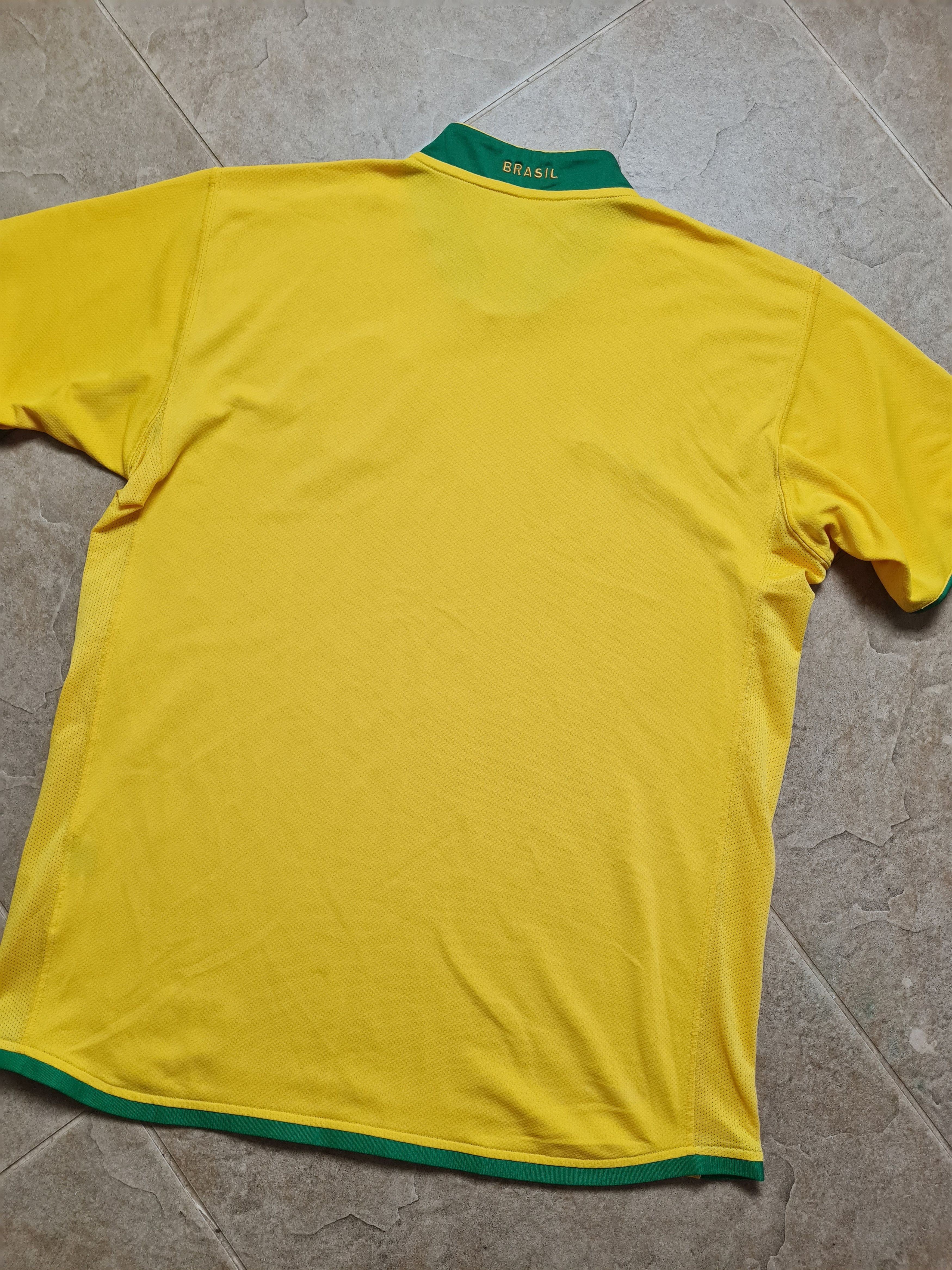 Nike Vintage Football Nike Brazil 2006 World Cup Soccer shirt Size US L / EU 52-54 / 3 - 10 Thumbnail