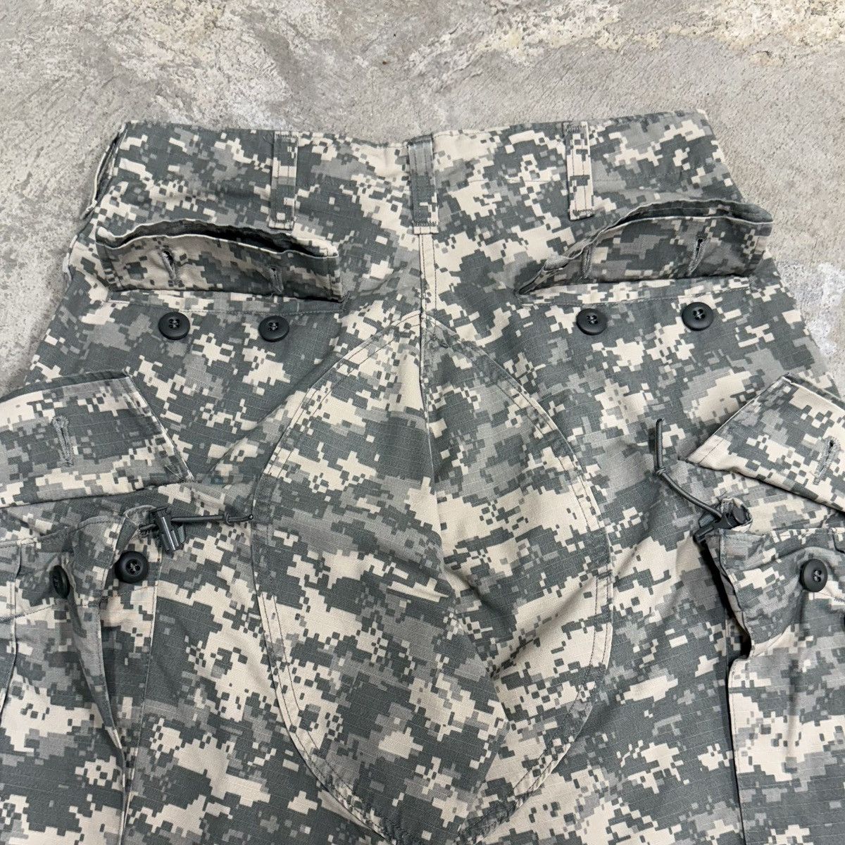 Vintage US Army Digital Camo Tactical Cargo Pants Military Ripstop Size US 32 / EU 48 - 7 Thumbnail