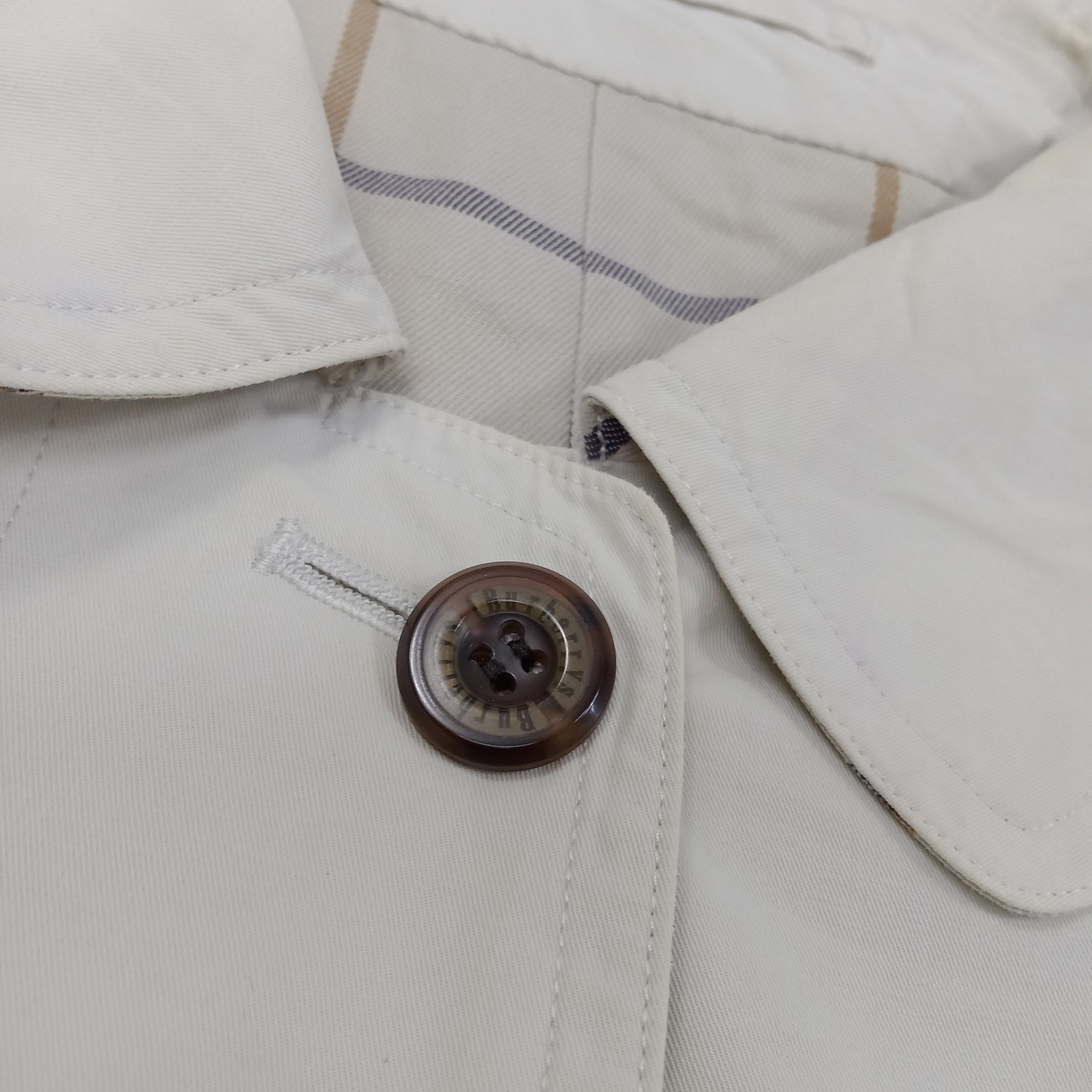 Burberry Burberry Designer Brand Custom Logo Spell Out Jacket C246N4 Size US L / EU 52-54 / 3 - 5 Thumbnail