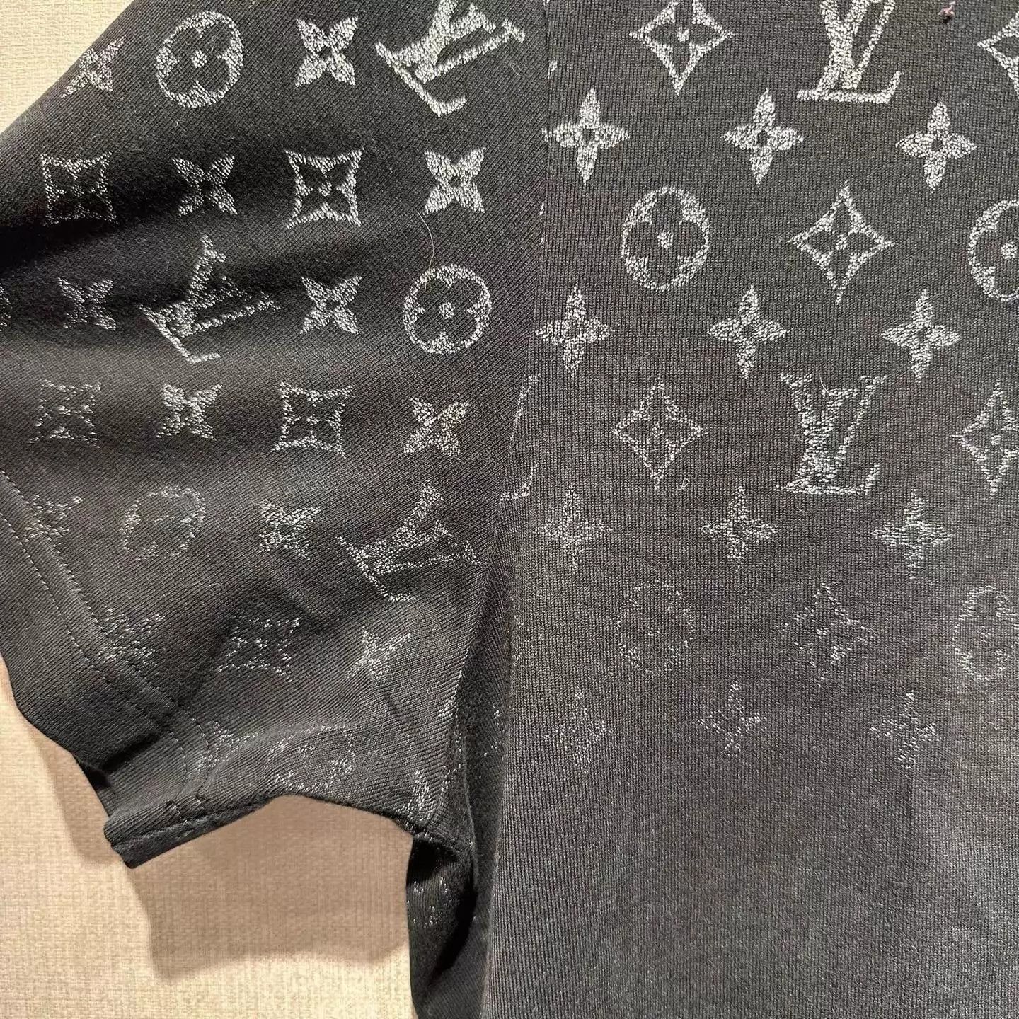 Louis Vuitton LV SS24 Black White Gradient All Over Print Tee L Size US L / EU 52-54 / 3 - 4 Thumbnail