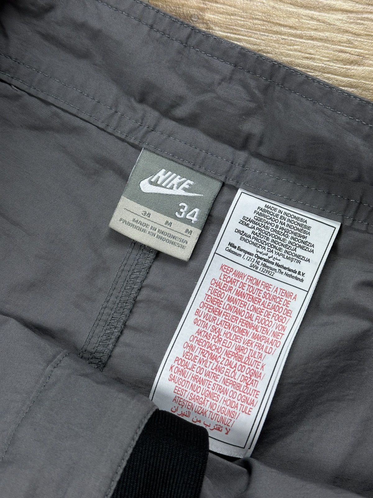 Nike × Vintage Vintage Y2K Nike Nylon Printed Shorts Size US 34 / EU 50 - 9 Thumbnail