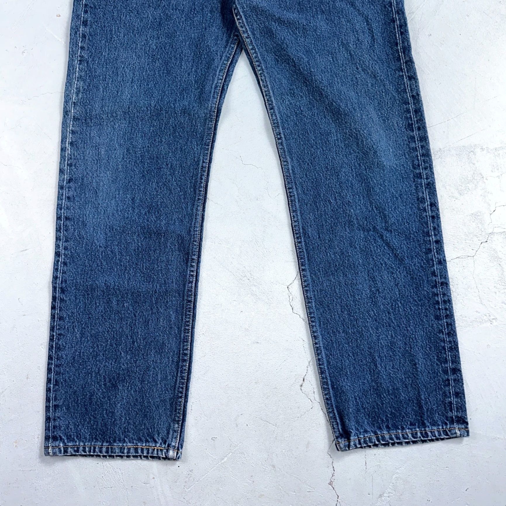 Levi's VINTAGE Levi's 501 Jeans 90s USA Straight Leg Blue Med Wash 32x33 Mens Size US 32 / EU 48 - 3 Thumbnail