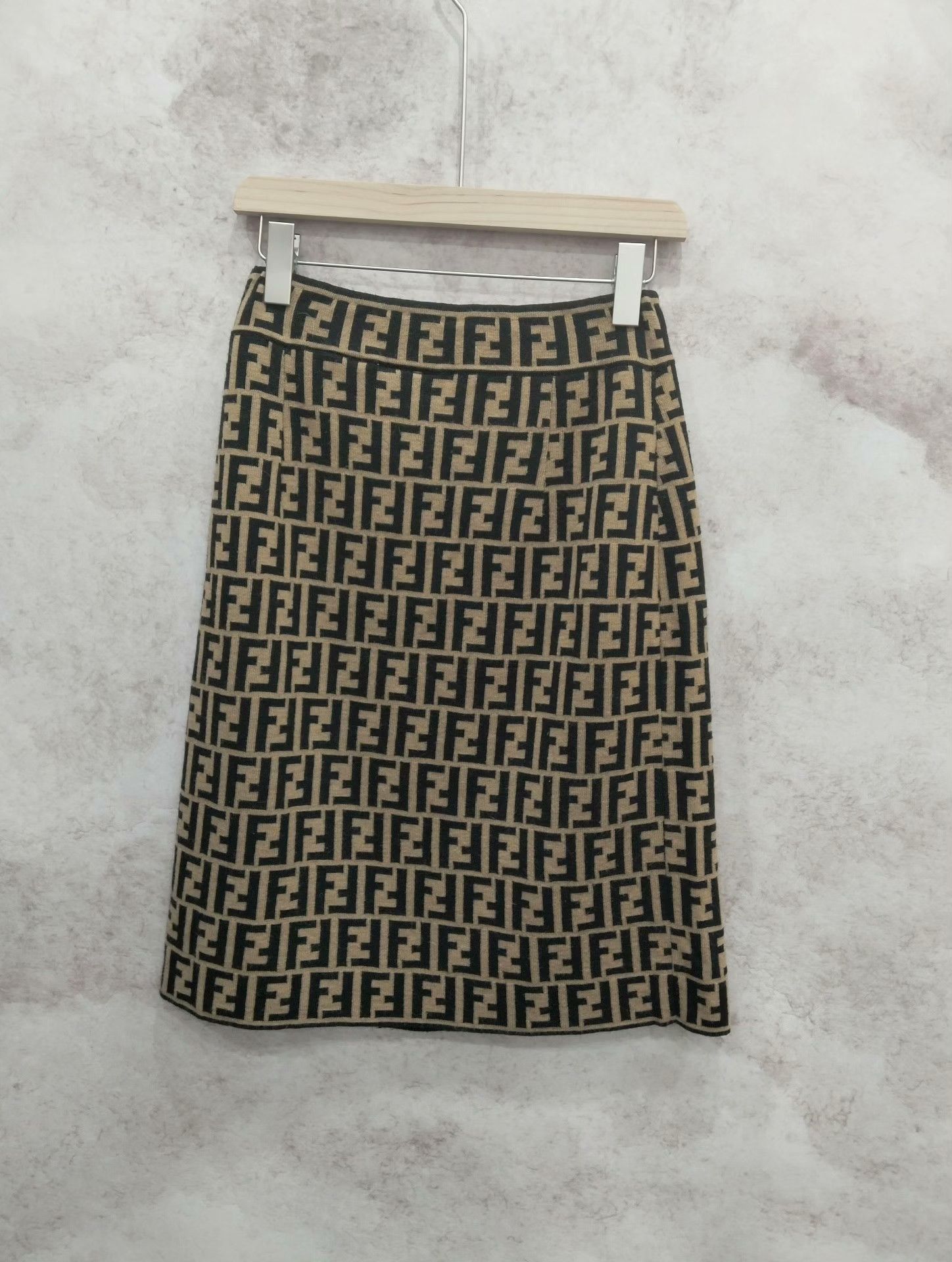 Fendi Fendi Knit Skirt 44 Women Size 28" / US 6 / IT 42 - 1 Thumbnail