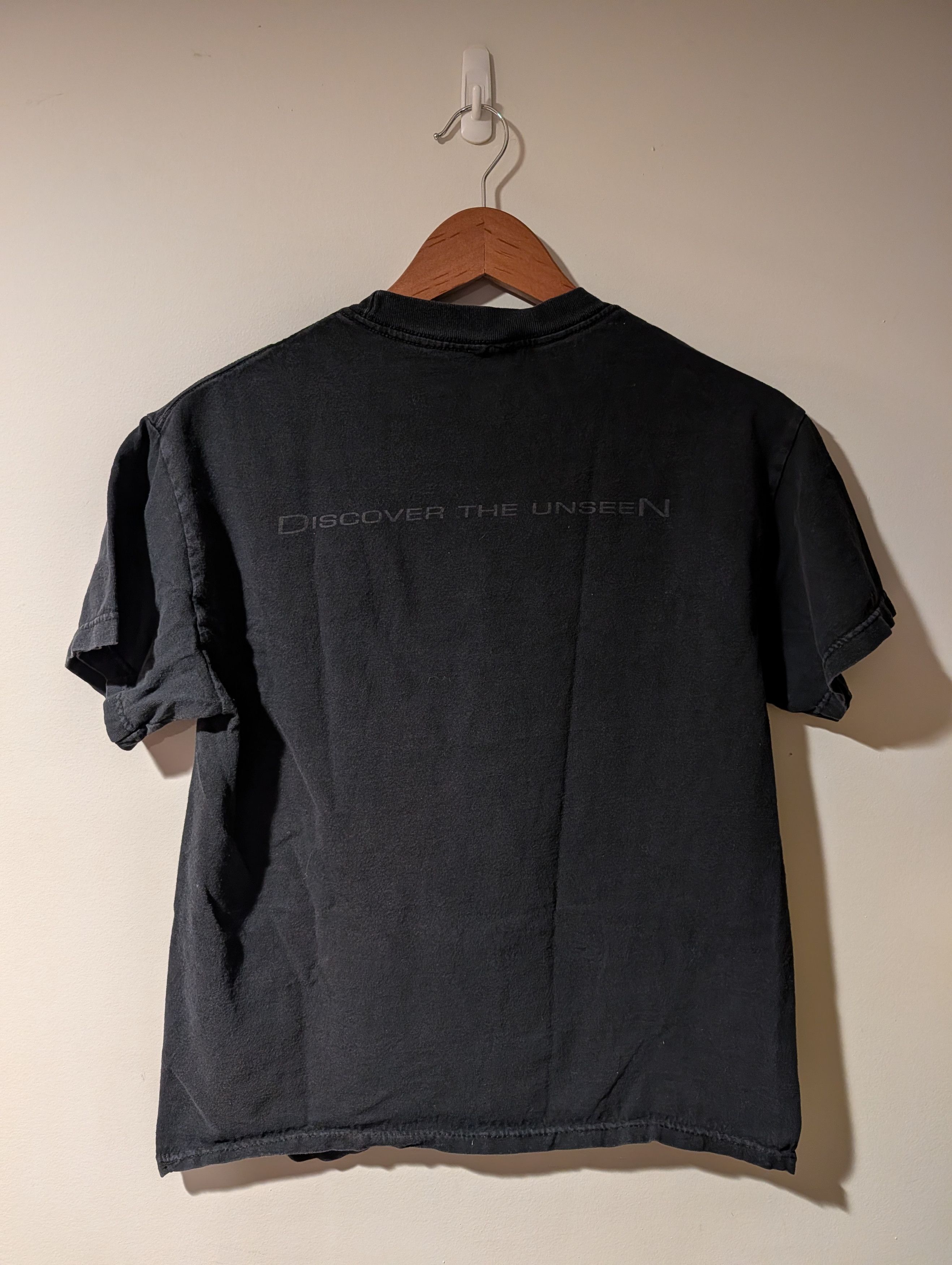 Fruit Of The Loom Vintage Y2K Invisible Children Discover The Unseen Shirt Size US M / EU 48-50 / 2 - 4 Thumbnail