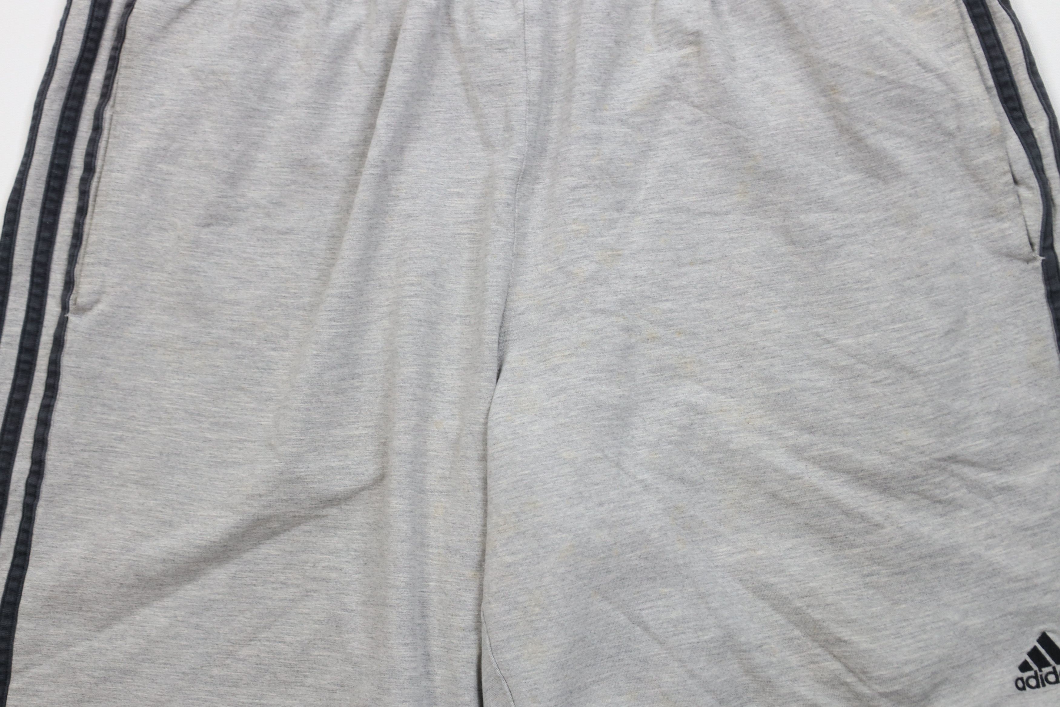 Adidas Vintage Y2K 2004 Adidas Spell Striped Above Knee Shorts Gray Size US 34 / EU 50 - 3 Thumbnail