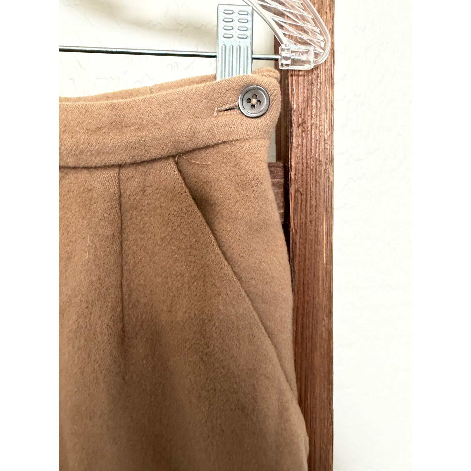 Unowned Vintage 100% Cashmere Tan Pencil Skirt with pockets-size 4 Size 27" / US 4 / IT 40 - 3 Thumbnail
