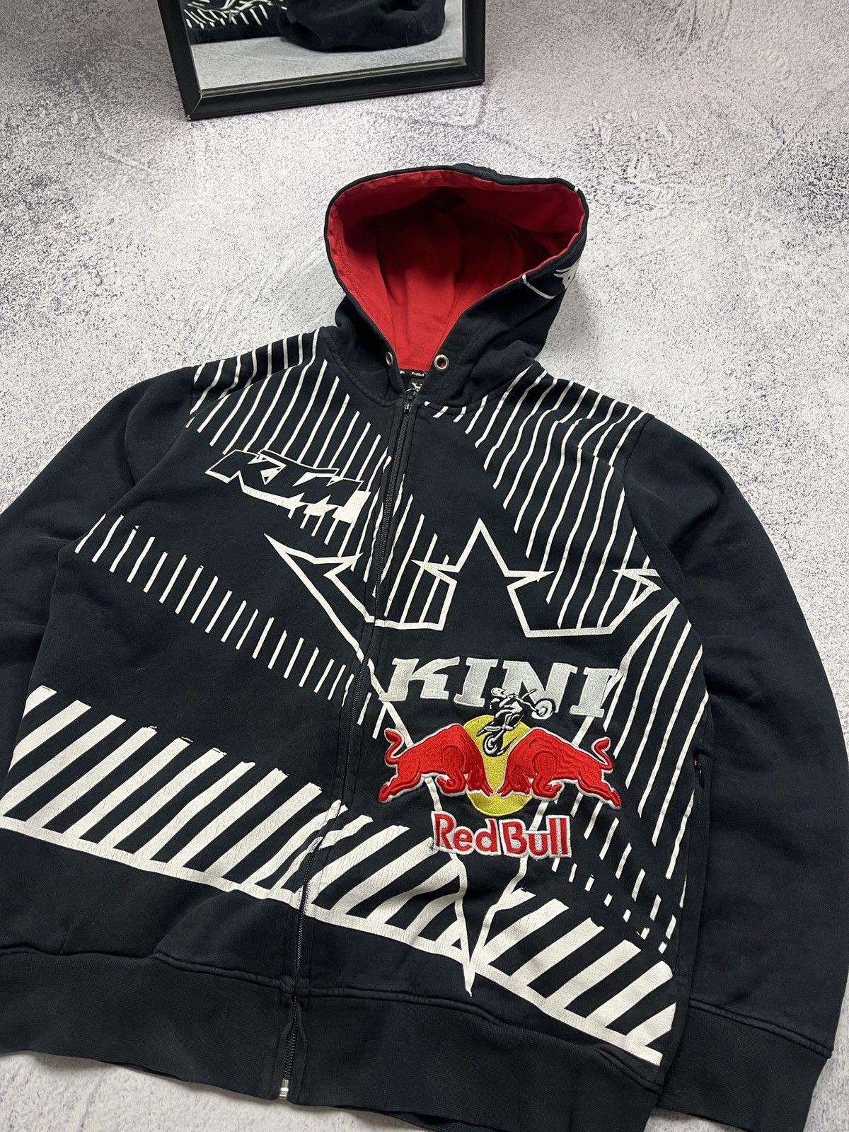 Red Bull Red Bull Kini Racing KTM Crazy Big Logo Zip Up Hoodie Y2k Size US L / EU 52-54 / 3 - 5 Thumbnail