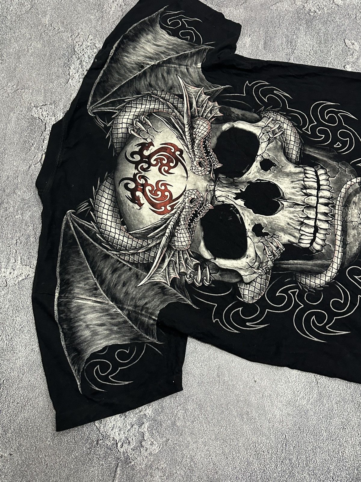 Vintage Vintage 90s Overprint Skull Dragon Tribal Tattoo T-Shirt Size US XL / EU 56 / 4 - 3 Thumbnail