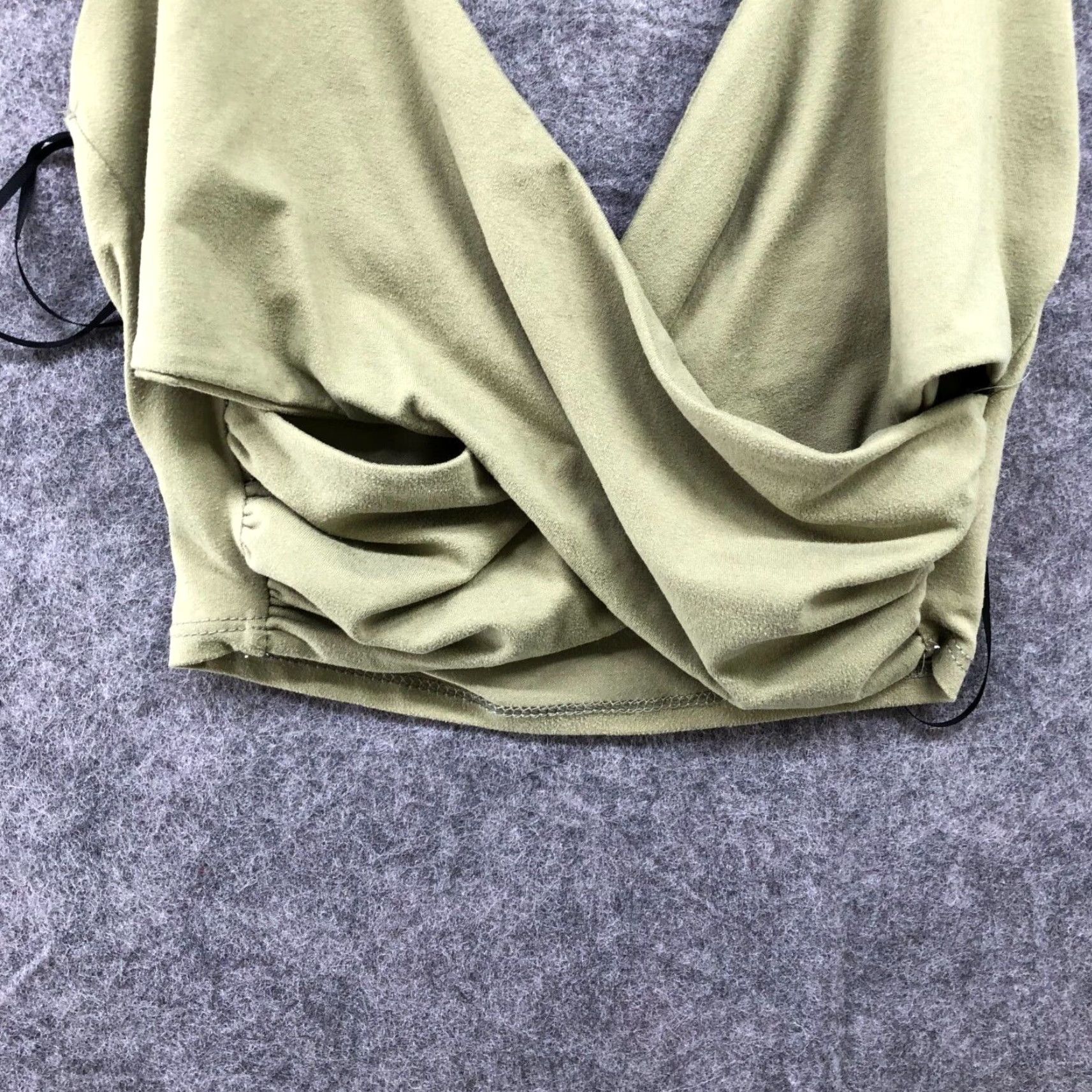 Urban Outfitters VINTAGE Urban Outfitters Halter Crop Top Womens S V Neck Twist Front Cutout Lime Green Size S / US 4 / IT 40 - 4 Thumbnail