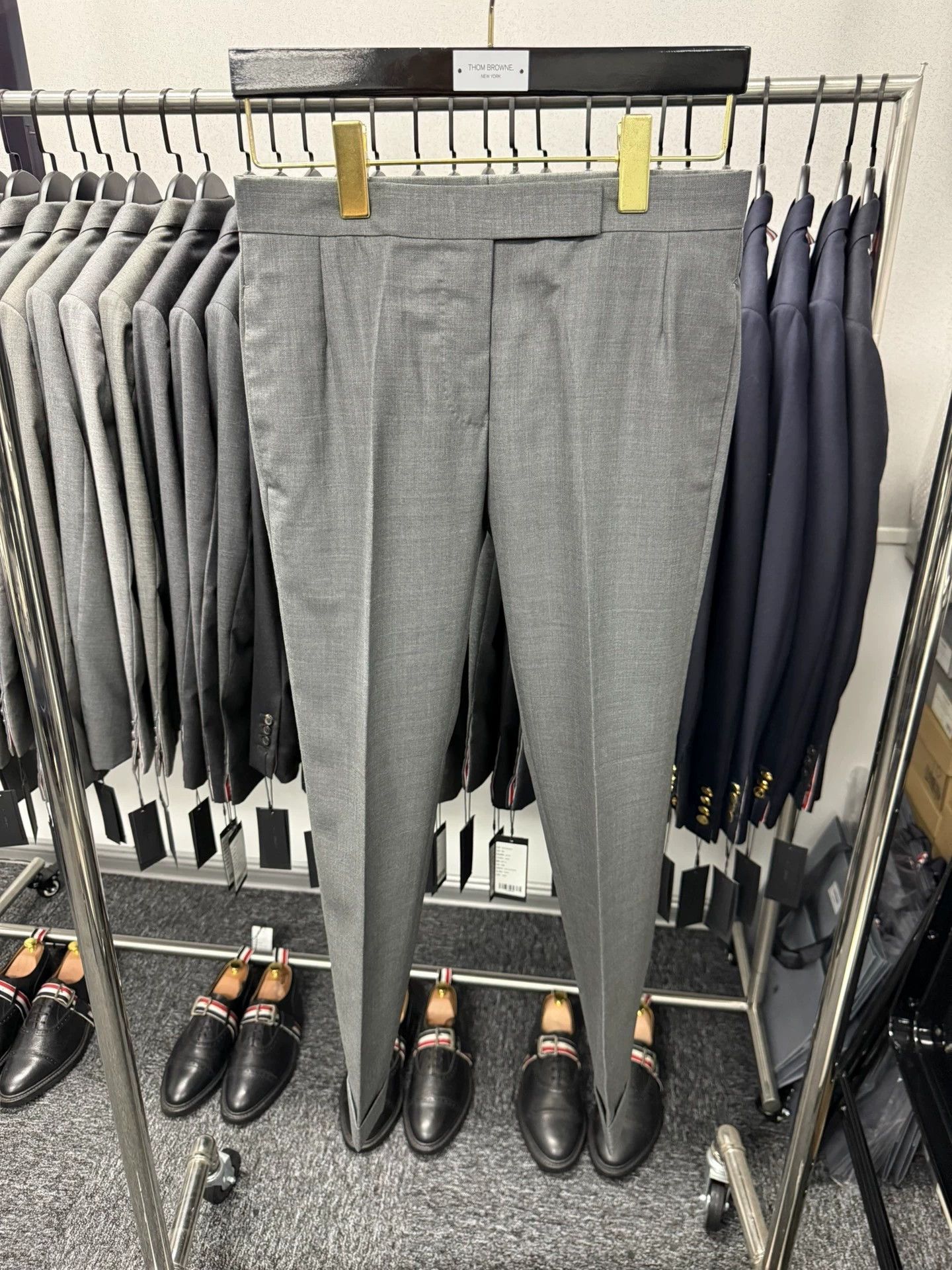 Thom Browne Thom Browne Women's Mid-Gray Wool Slim Trousers Size 38 Size 26" / US 2 / IT 38 - 1 Thumbnail
