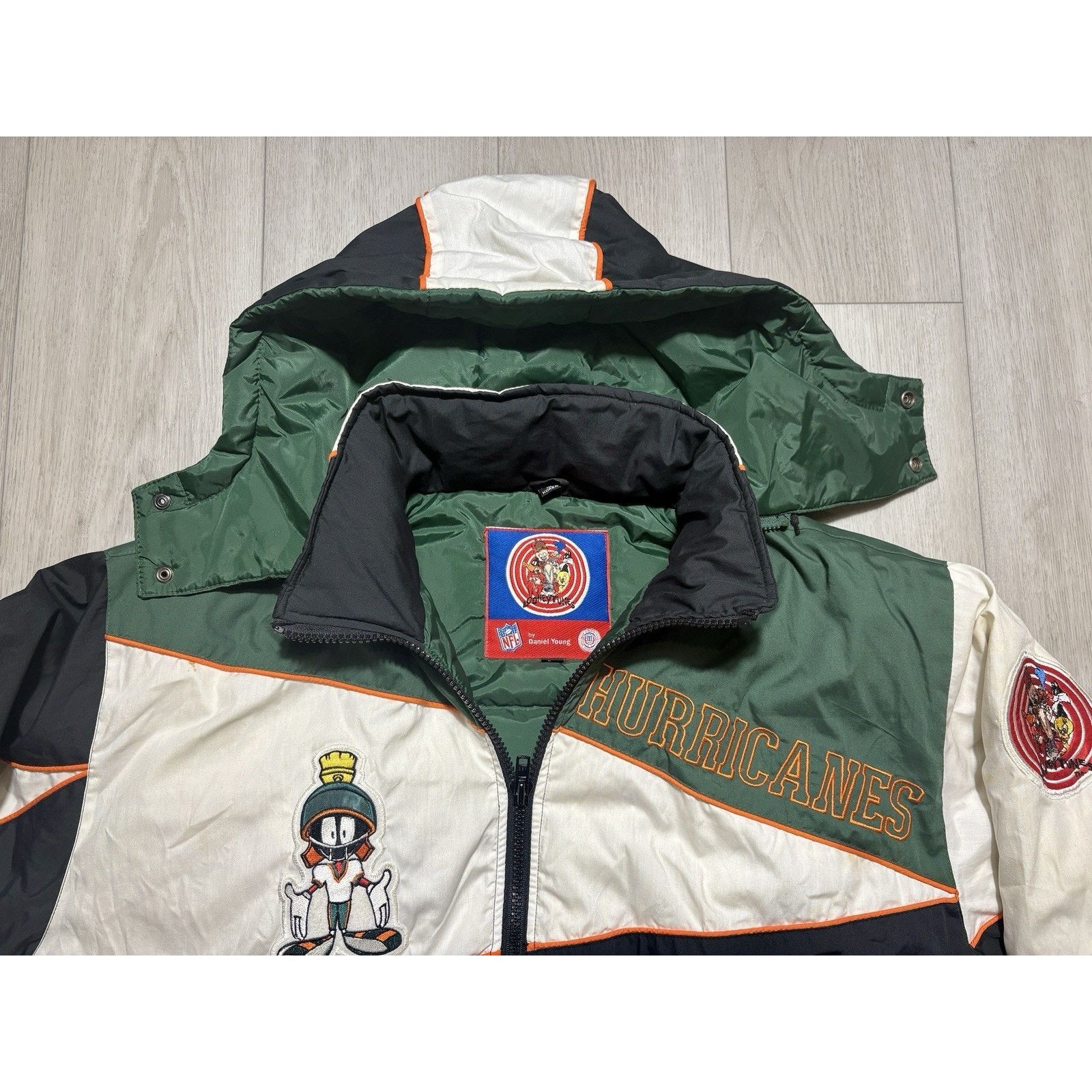 NFL Daniel Young X Looney Tunes Miami Hurricanes Puffer L Size US L / EU 52-54 / 3 - 7 Thumbnail