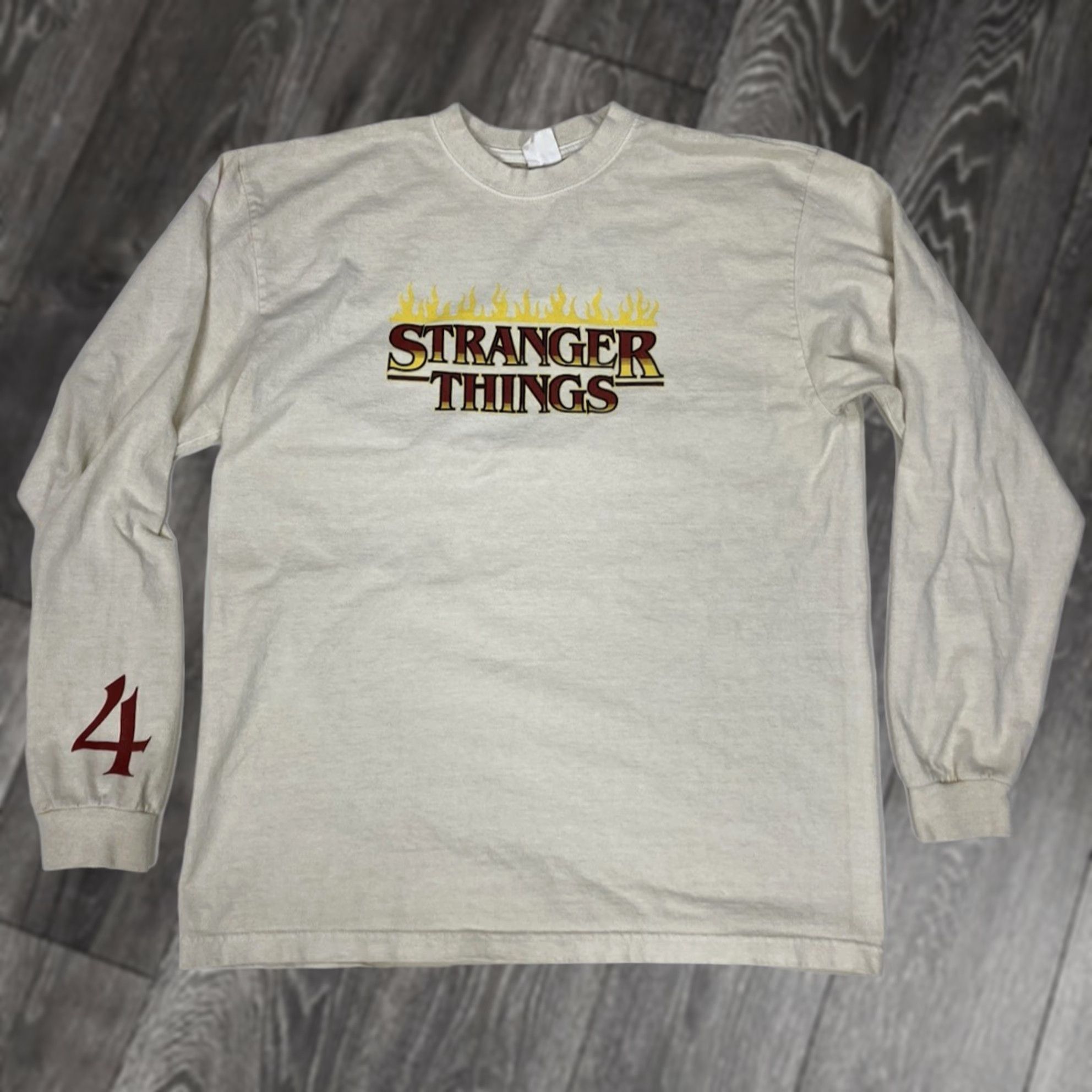 Pacsun Pacsun Stranger Things Logo Graphic T-shirt Men Large Long Sleeve Size US L / EU 52-54 / 3 - 1 Thumbnail