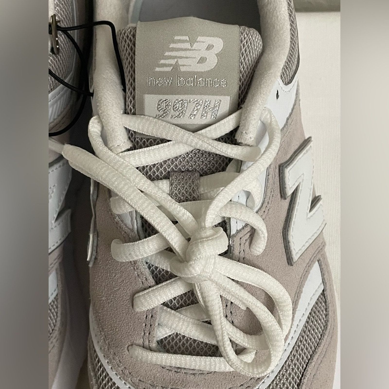 New Balance New Balance 997H Sneaker in Rain Cloud Women Size 8.5 Mens 7 Size US 8.5 / IT 38.5 - 3 Thumbnail