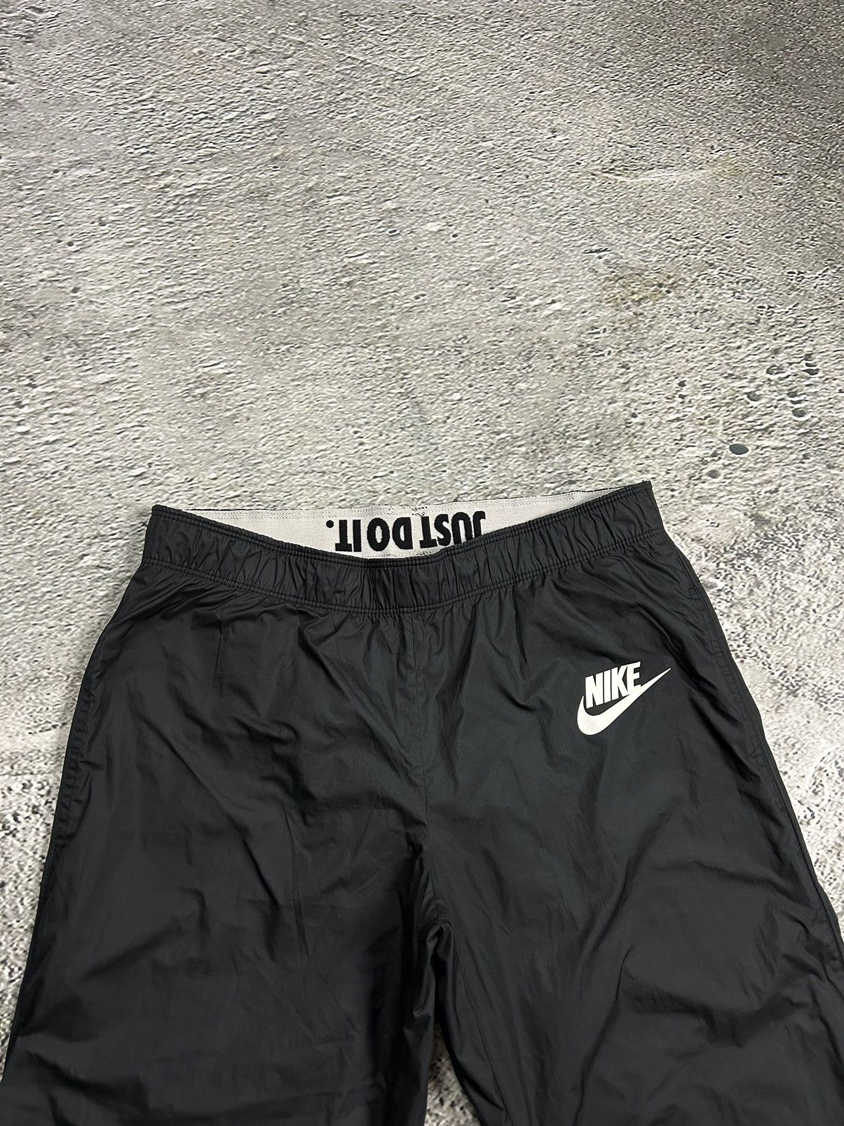 Nike × Vintage Nike vintage black track pants nylon drill Y2K Size US 28 / EU 44 - 2 Thumbnail