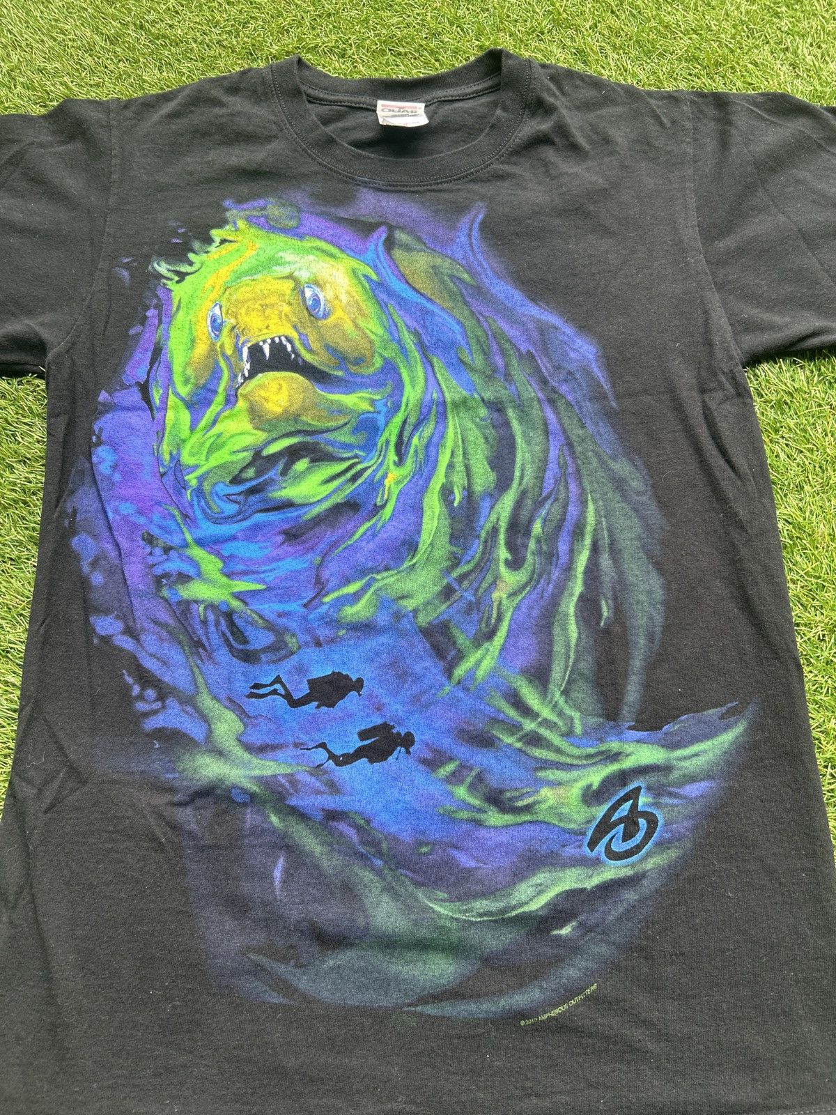 Vintage Vintage A.M.Phibious Outfitters Scuba Diving Graphic Tshirt Size US S / EU 44-46 / 1 - 2 Thumbnail