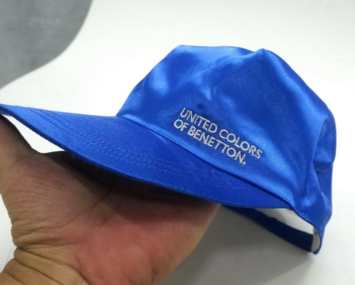United Colors Of Benetton Rare Satin UNITED COLOURS OF BENETTON Cap Lightweight Size ONE SIZE - 8 Thumbnail