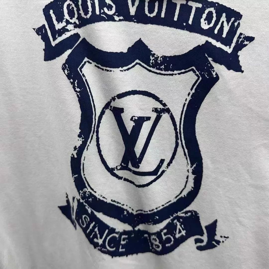 Louis Vuitton LV New w/ Tags Zipper Badge Short Sleeve M Size M / US 6-8 / IT 42-44 - 3 Thumbnail