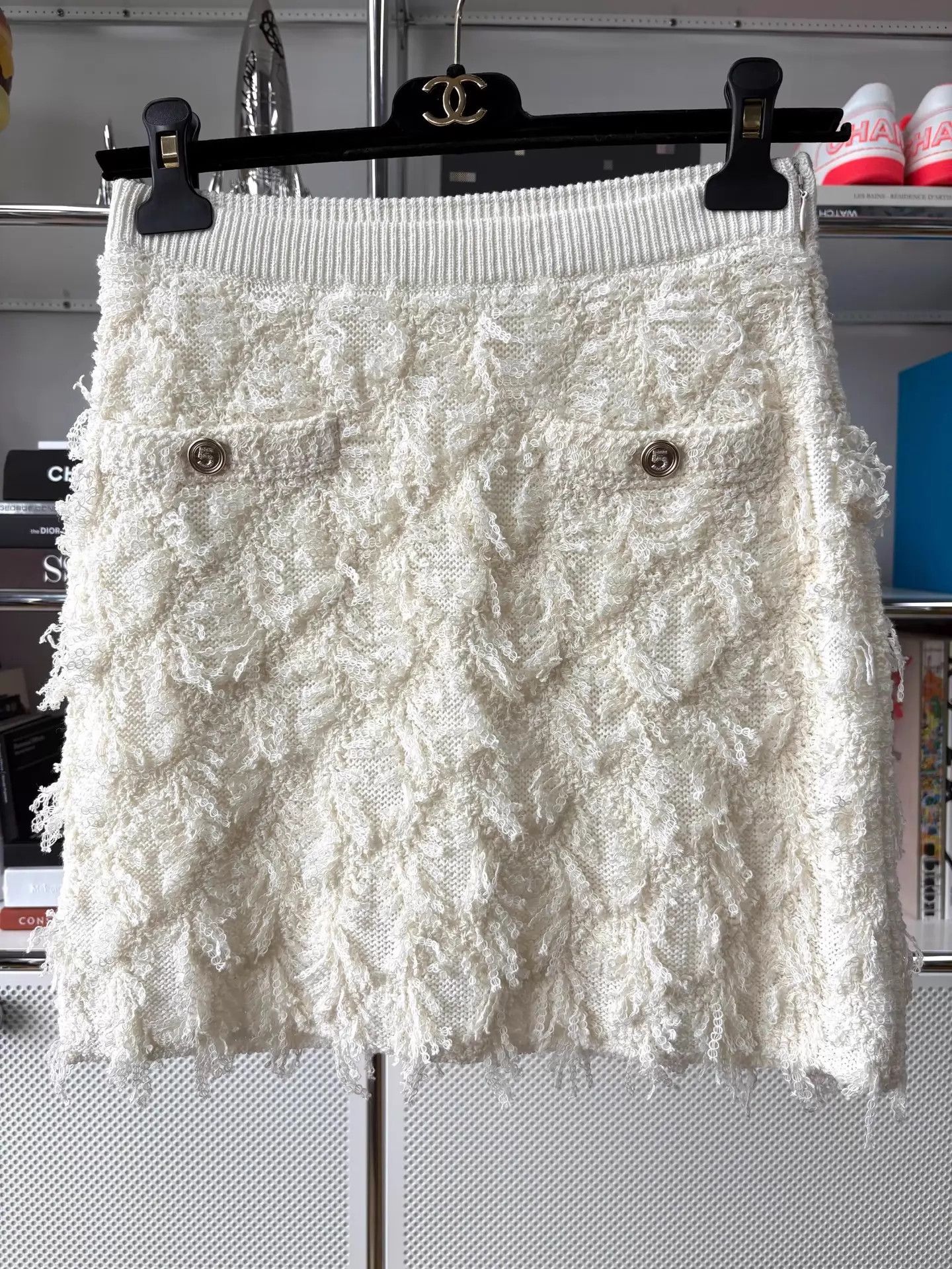 Chanel Chanel 21s White Tassel Lace Crystal Button Knit & Vest Set Size XS / US 0-2 / IT 36-38 - 5 Thumbnail
