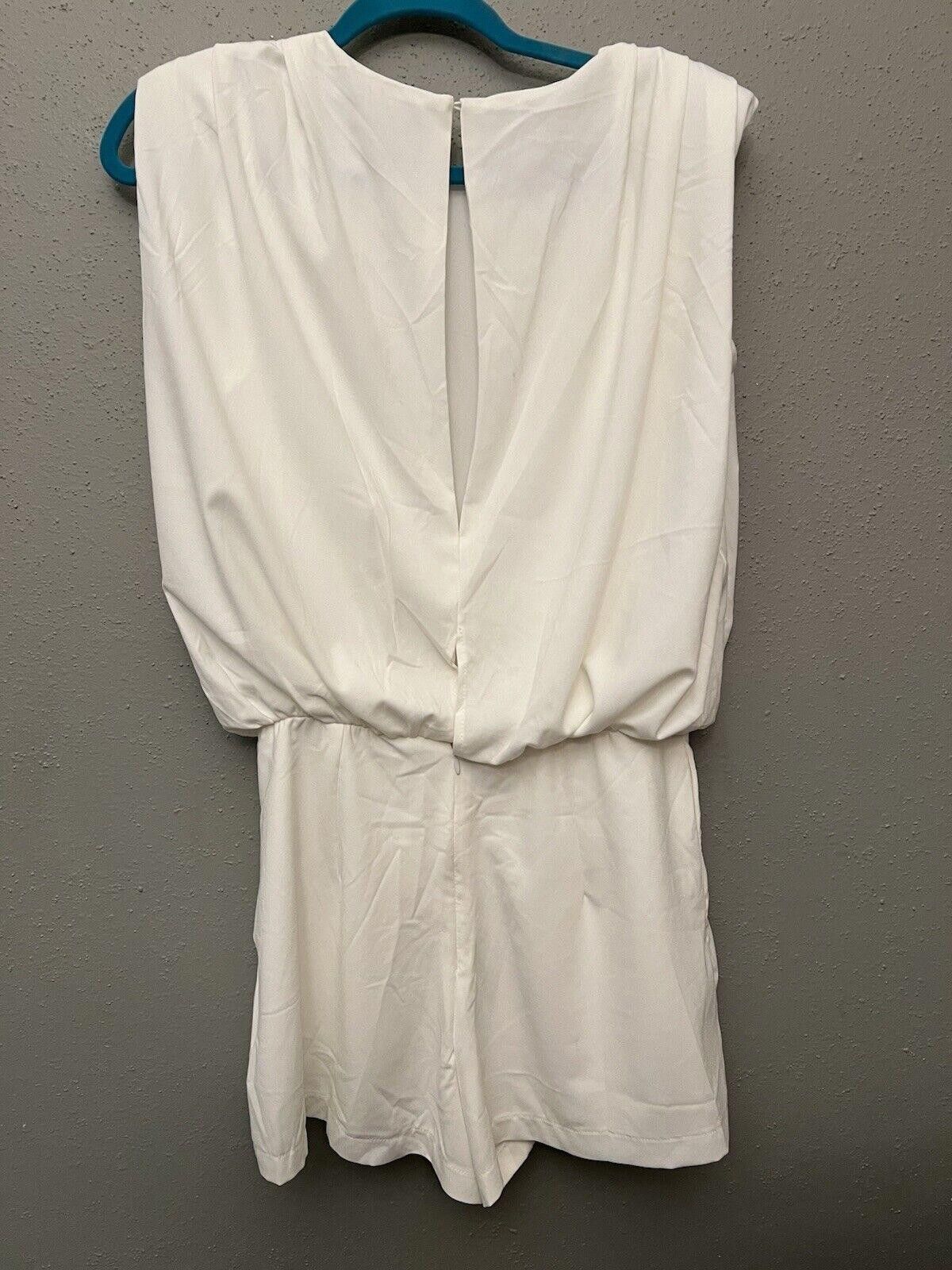Designer Do+Be OPEN BACK ROMPER WHITE Shoulder Pads Size Small Size 28" / US 6 / IT 42 - 3 Thumbnail