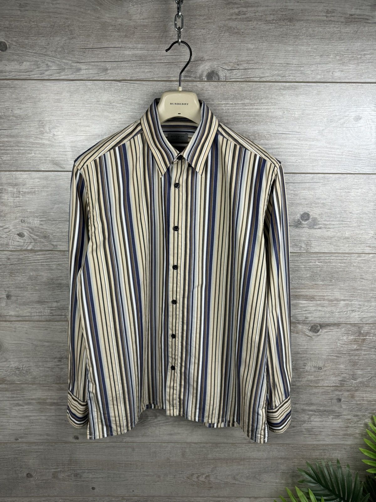 Designer × Givenchy × Vintage Givenchy Shirt Luxury In a beautiful stripe Size M Size US M / EU 48-50 / 2 - 10 Thumbnail
