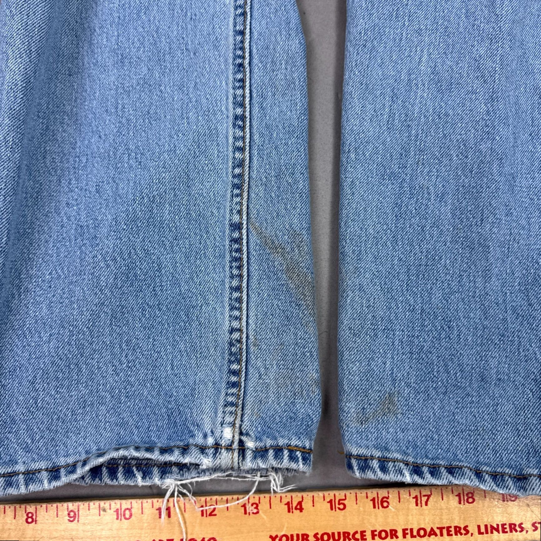 Levi's VINTAGE Levi's Jeans Mens 34x32 Blue Made USA Denim Pants Thrashed 550 (Tag36x34) Size US 36 / EU 52 - 7 Thumbnail