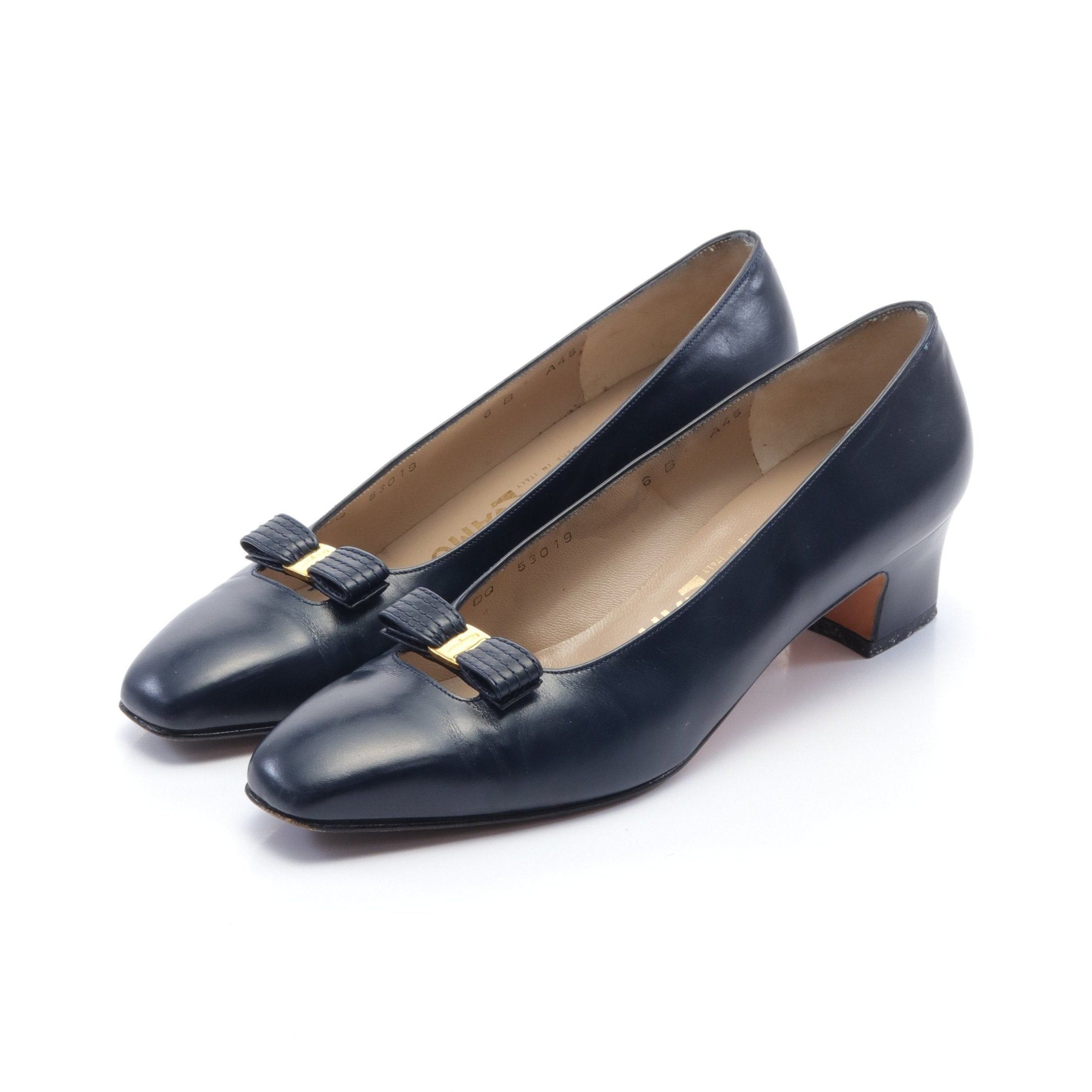 image of Salvatore Ferragamo Vara Ribbon Pumps Leather Dark Navy, Women's