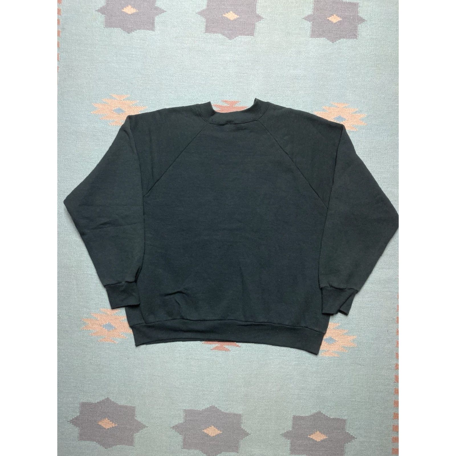 Fruit Of The Loom VINTAGE 90s crewneck sweatshirt blank black goth grunge fruit of the loom large Mens Sweatshirt Size US L / EU 52-54 / 3 - 5 Thumbnail