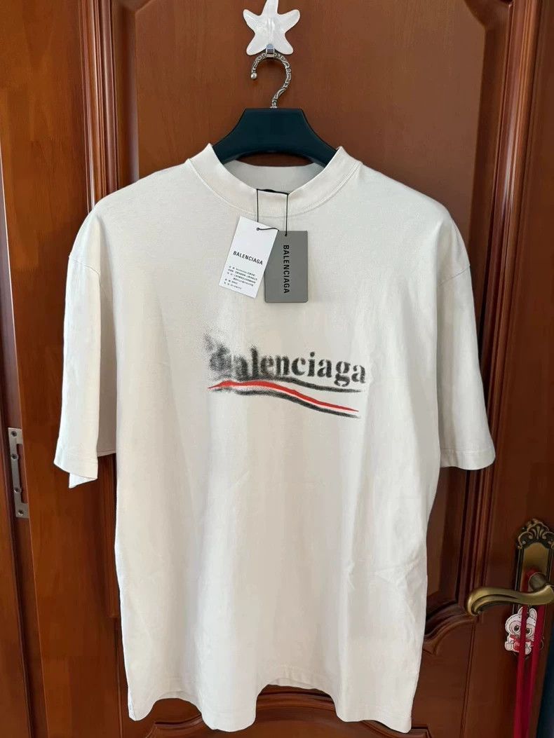 Balenciaga Balenciaga Burn Blur Coke Short Sleeve White Size US XS / EU 42 / 0 - 1 Thumbnail