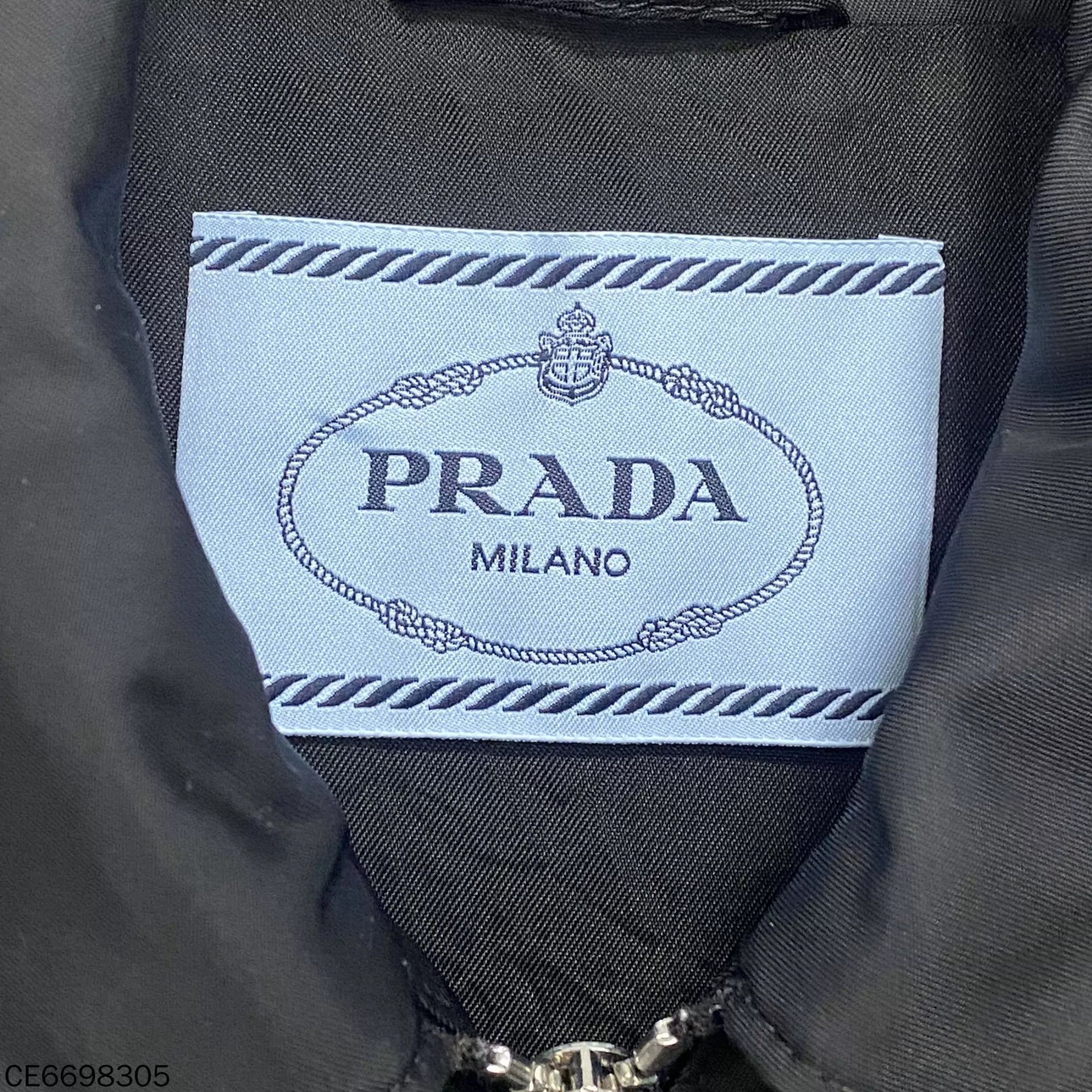 Prada PRADA Re-Nylon Triangle Short Nylon Jacket 40 Size S / US 4 / IT 40 - 5 Thumbnail