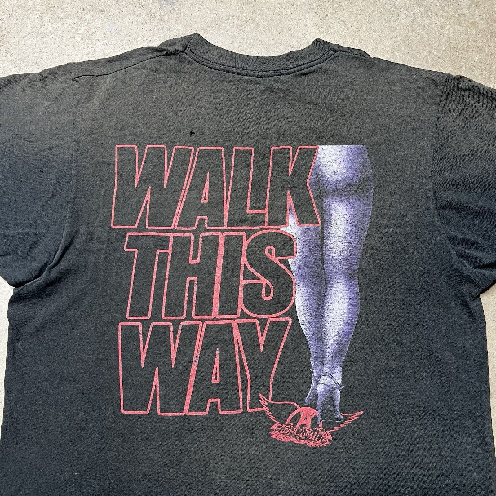 Vintage Vintage 1988 Aerosmith Walk This Way Concert T-Shirt Size US M / EU 48-50 / 2 - 10 Thumbnail