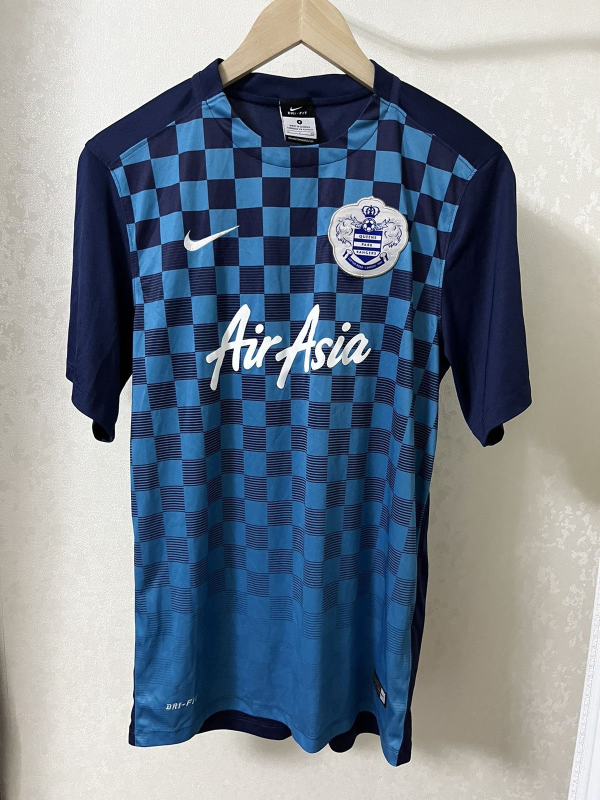 Vintage Nike Queens Park Rangers 15/16 Third Kit Vintage Jersey Size US S / EU 44-46 / 1 - 1 Thumbnail