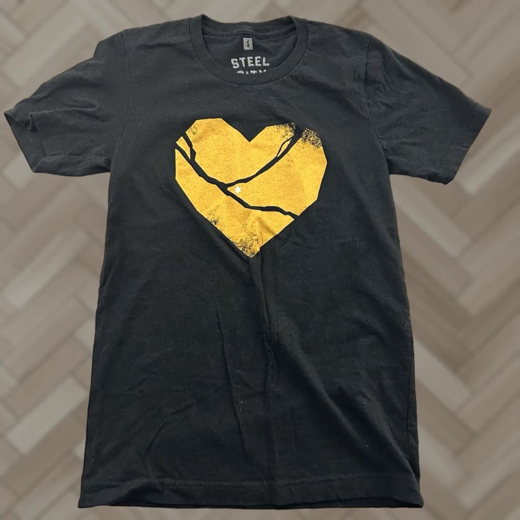 Vintage Steel City Heart T-Shirt Men’s Small Black Short Sleeve Shirt Mens Small Black City Size US S / EU 44-46 / 1 - 1 Thumbnail