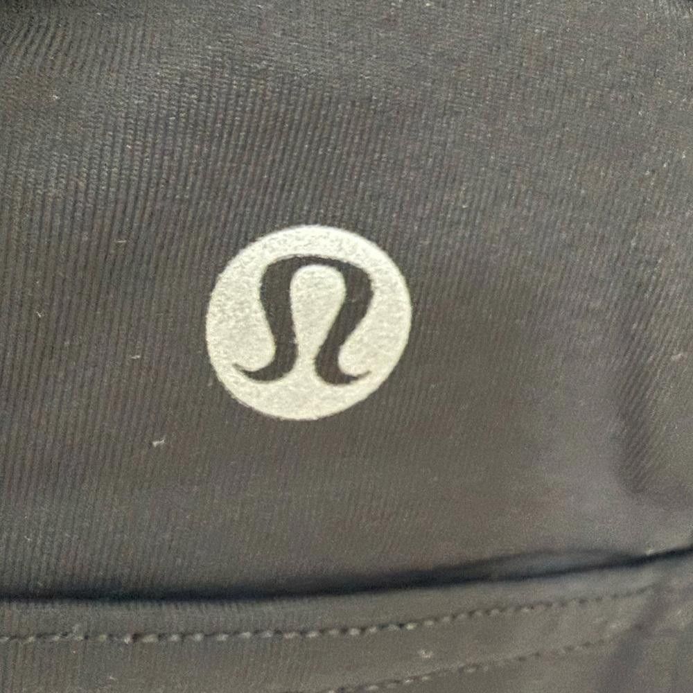 Lululemon Lululemon Sweat Your Heart Out Plunge Sports Bra Black 8 Size ONE SIZE - 8 Thumbnail