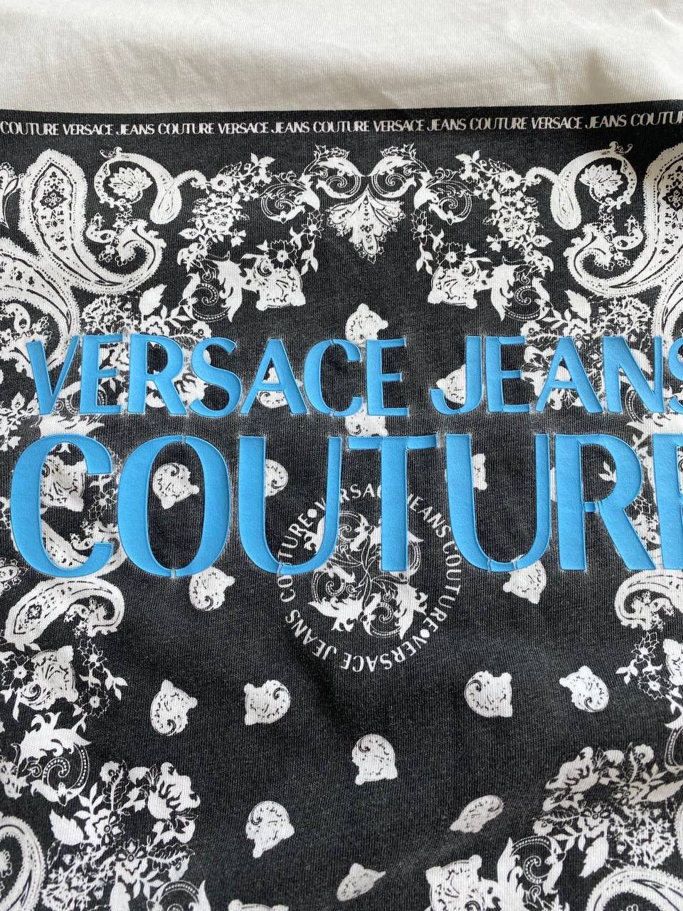 Versace Versace jeans couture bandanna print t shirt y2k Size US M / EU 48-50 / 2 - 4 Thumbnail